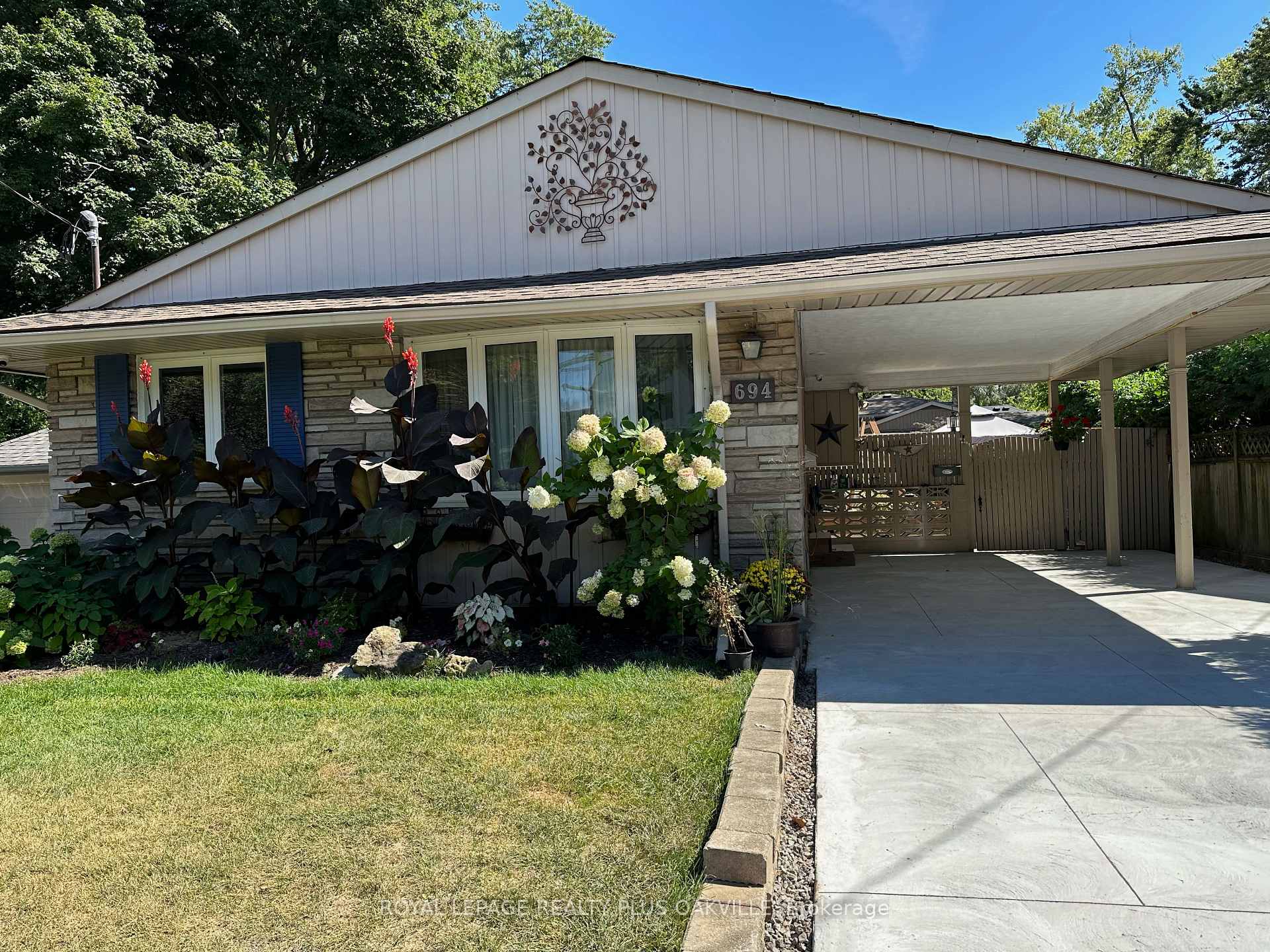 694 Niagara Street Upper, St. Catharines, ON L2M 3R9