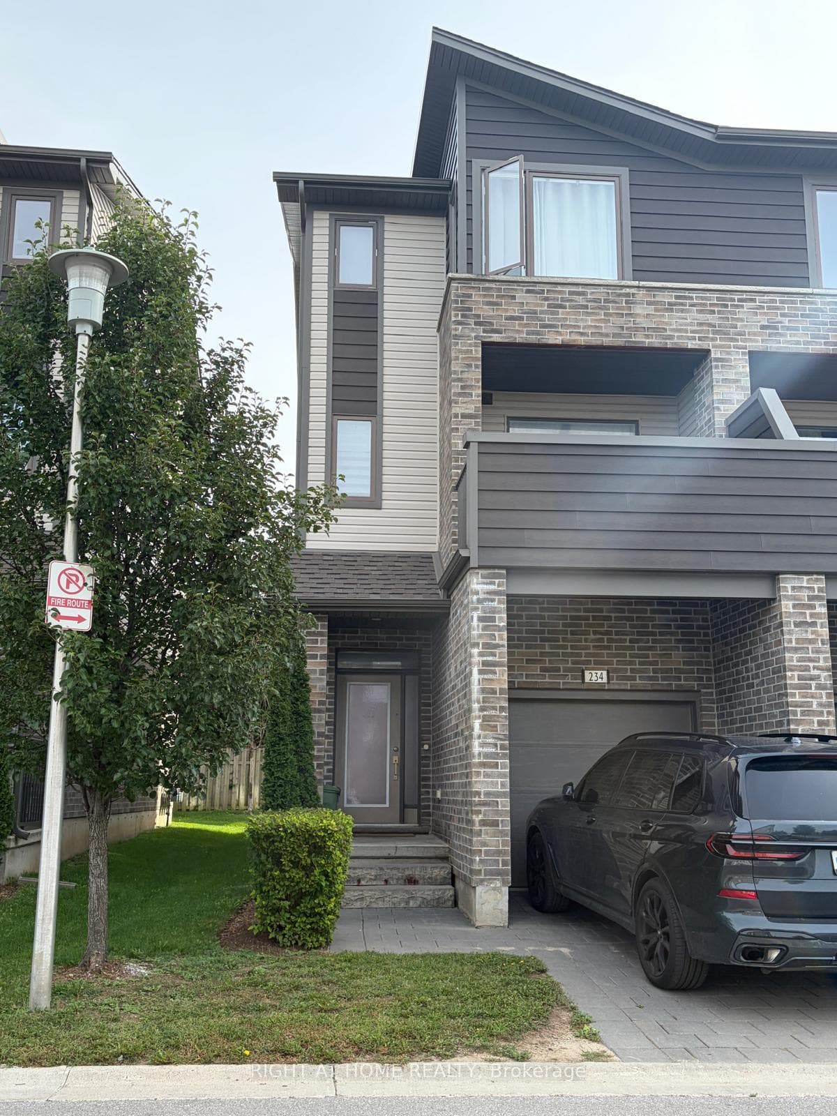 1960 Dalmagarry Road 234, London North, ON N6G 0T8