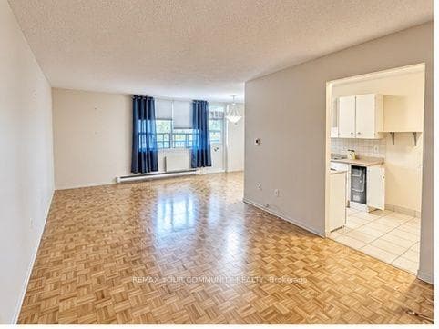 199 Hillcroft Street 108, Oshawa, ON L1G 2L7