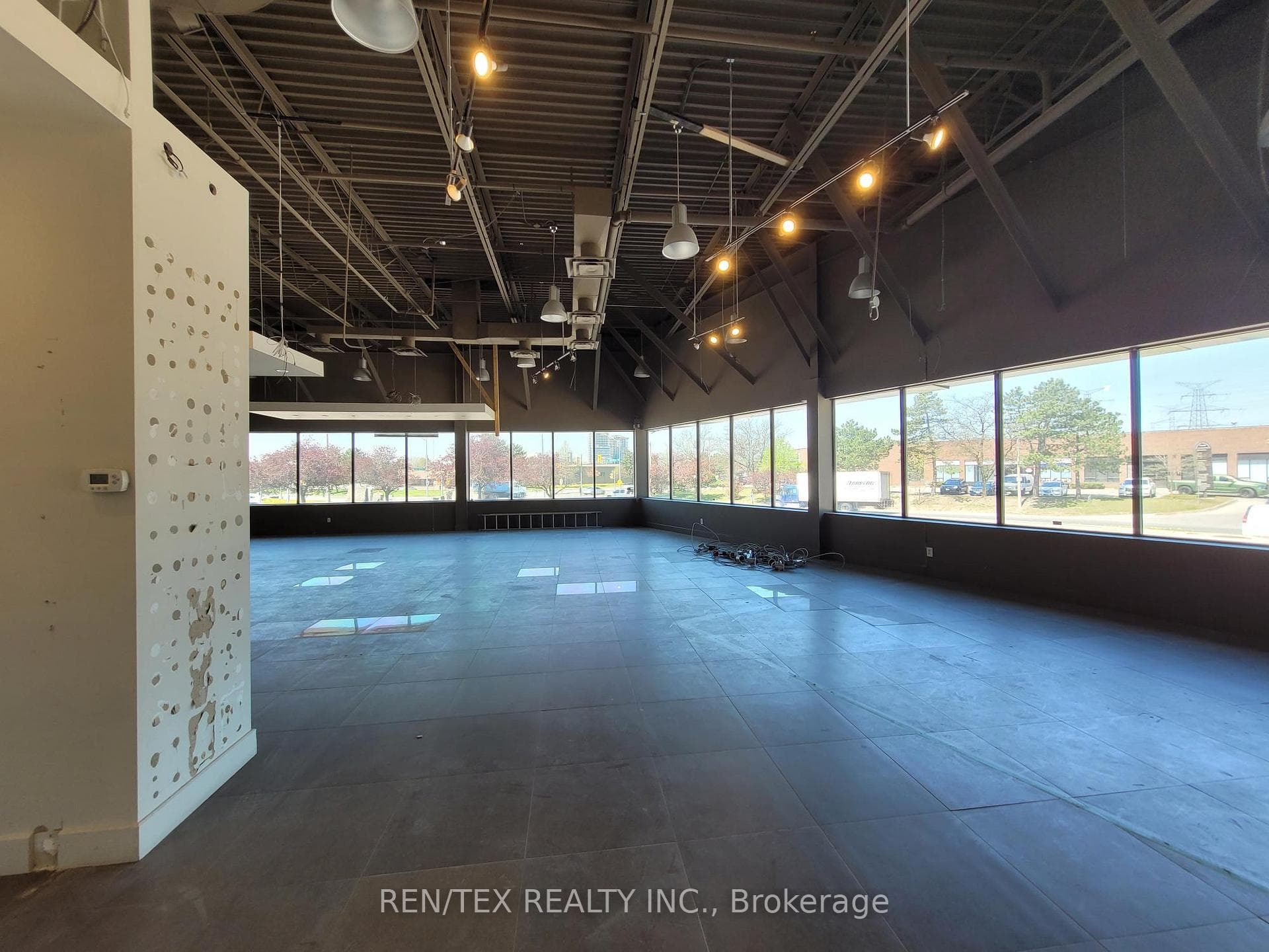 51 Hanlan Road Unit 4, Vaughan, ON L4L 3P5