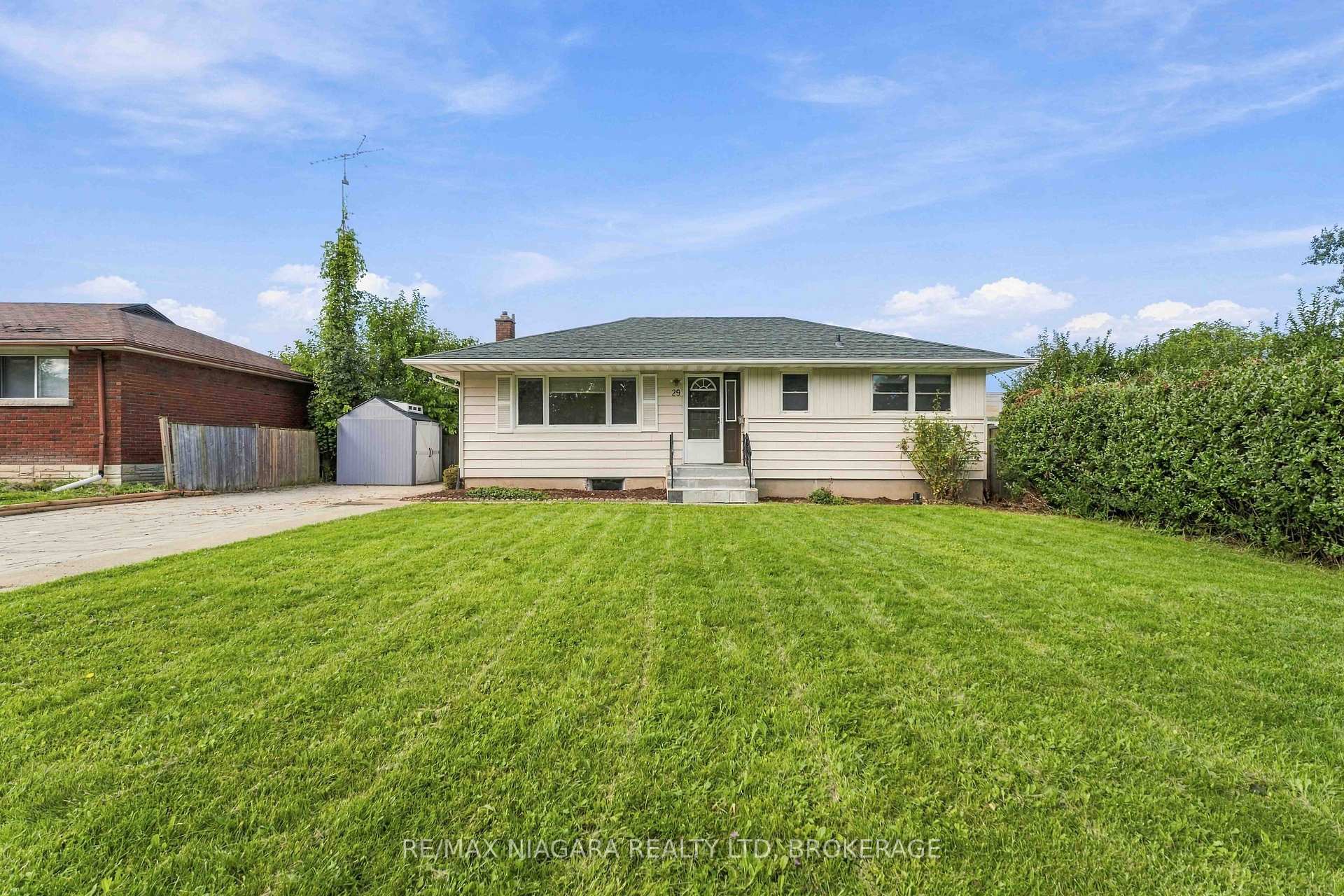 29 Glengarry Road, St. Catharines, ON L2T 2T9