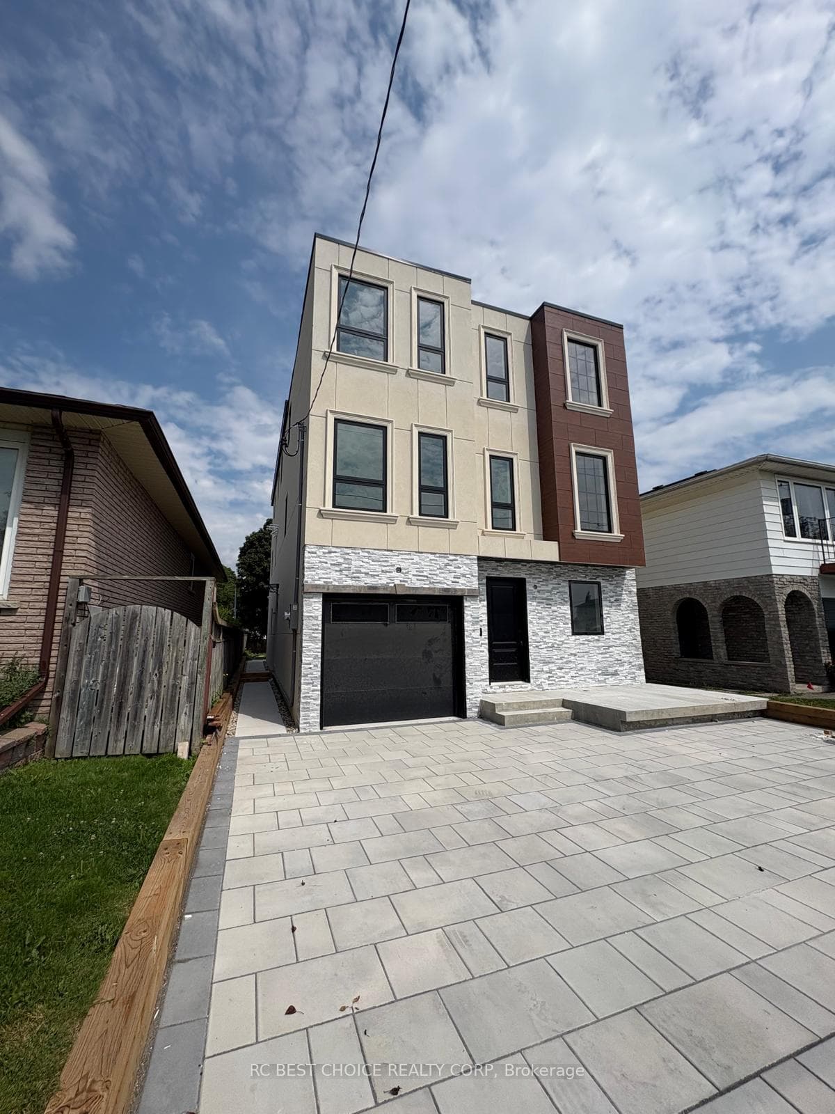113 Grenfell Street, Oshawa, ON L1J 4W1