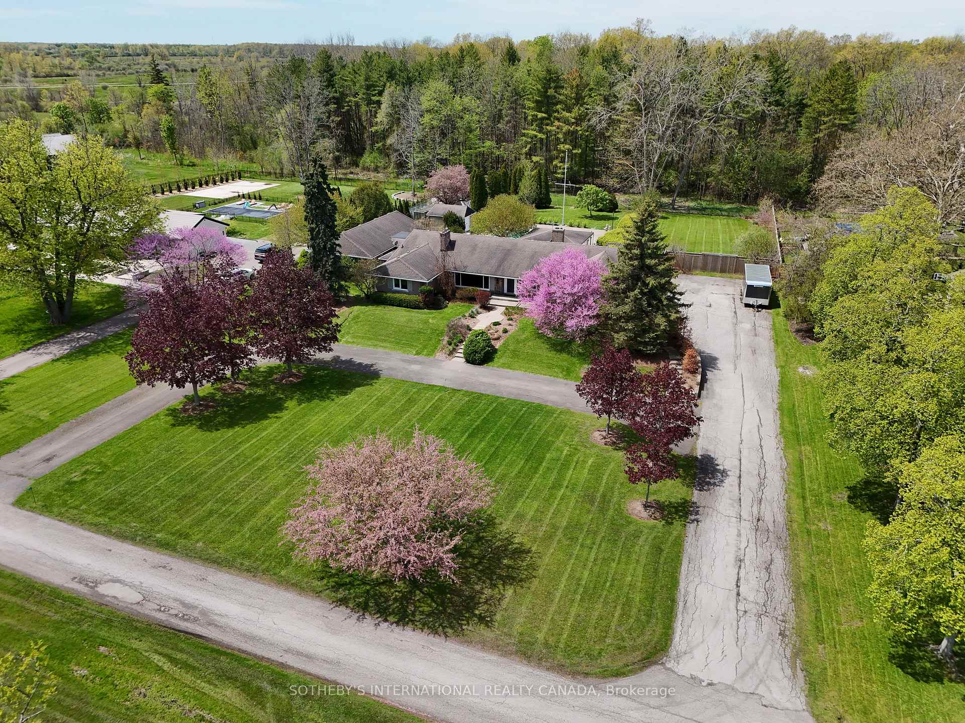 9317 Niagara River Parkway, Niagara Falls, ON L2G 0N8