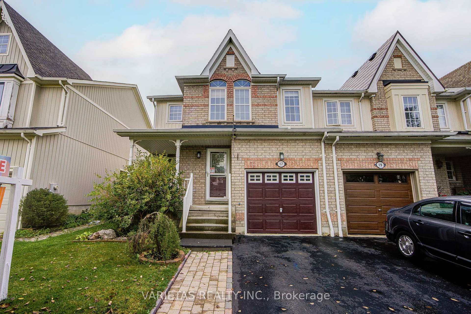 17 Barchester Crescent, Whitby, ON L1M 2L7