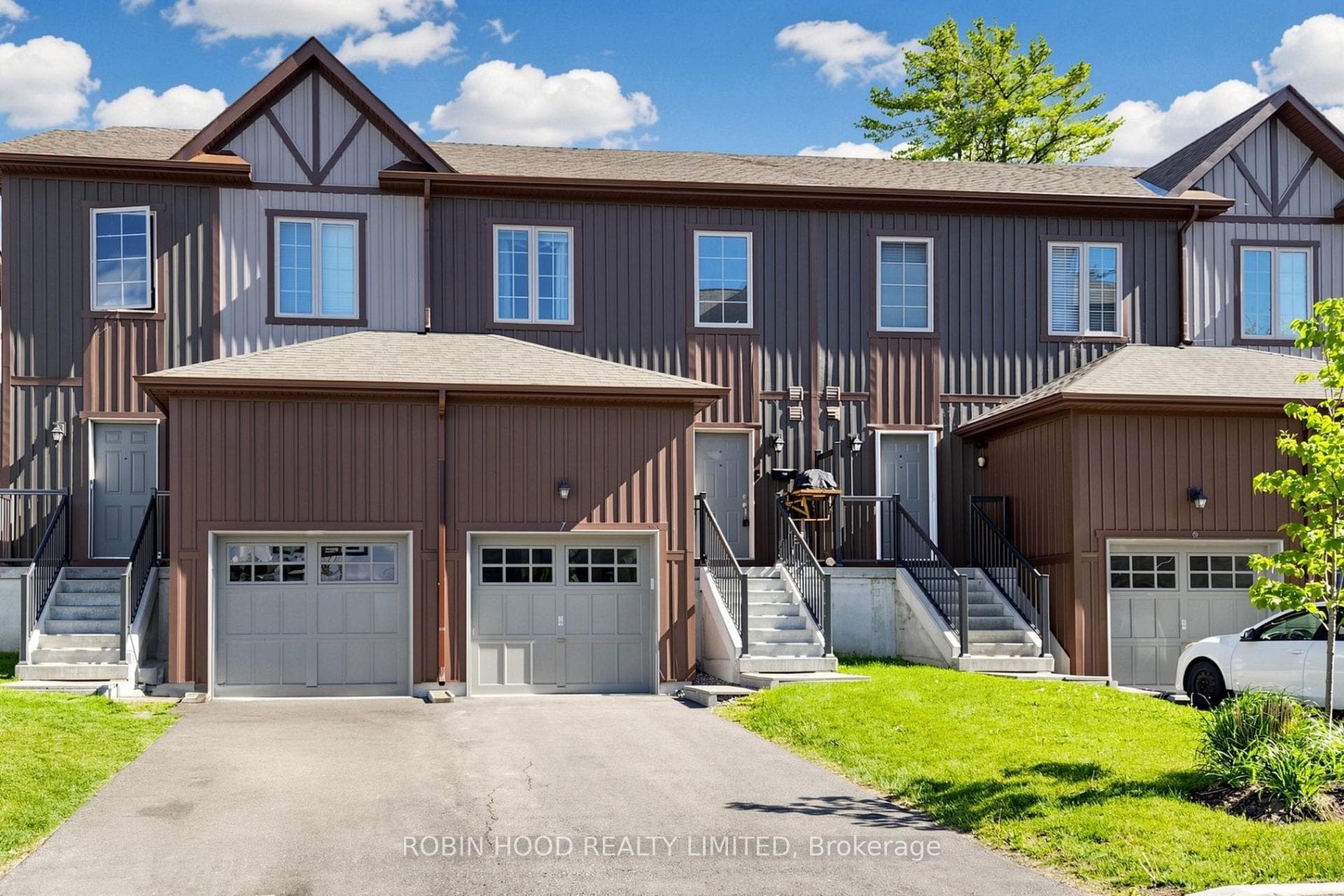 110 Grew Boulevard 7, Georgina, ON L0E 1L0