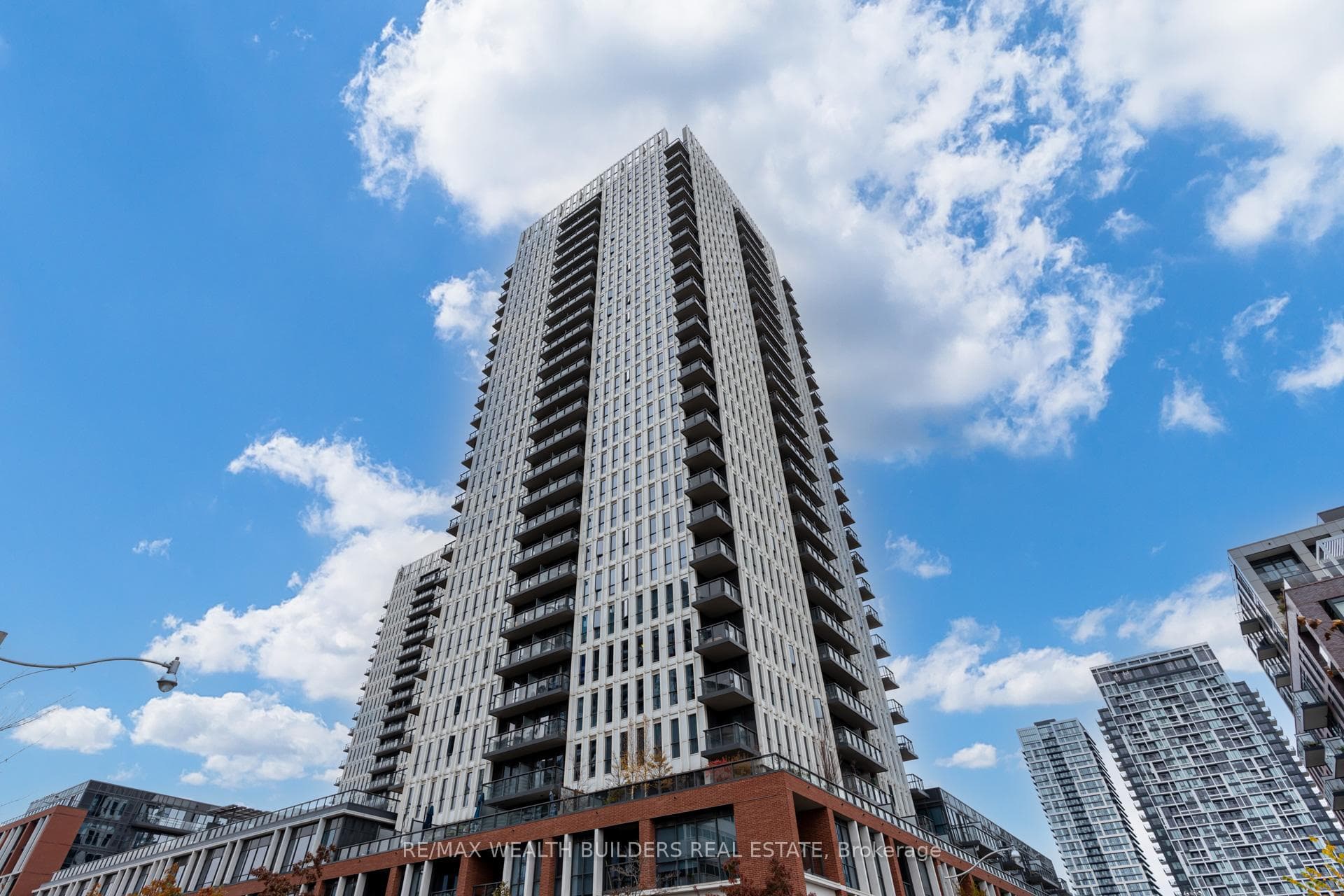 55 Regent Park Boulevard 606, Toronto, ON M5A 3H6