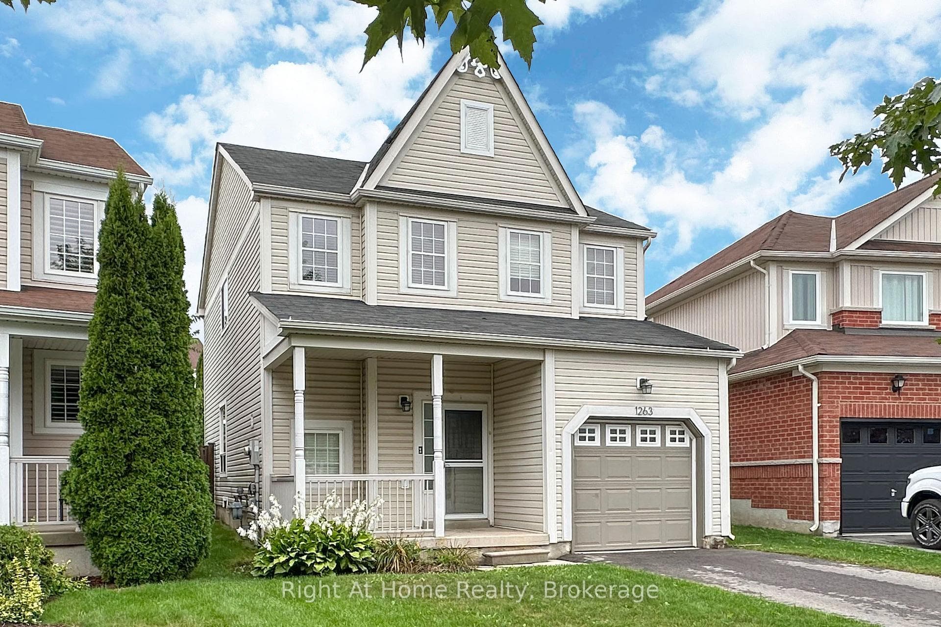 1263 Gyatt Crescent, Oshawa, ON L1K 0M2