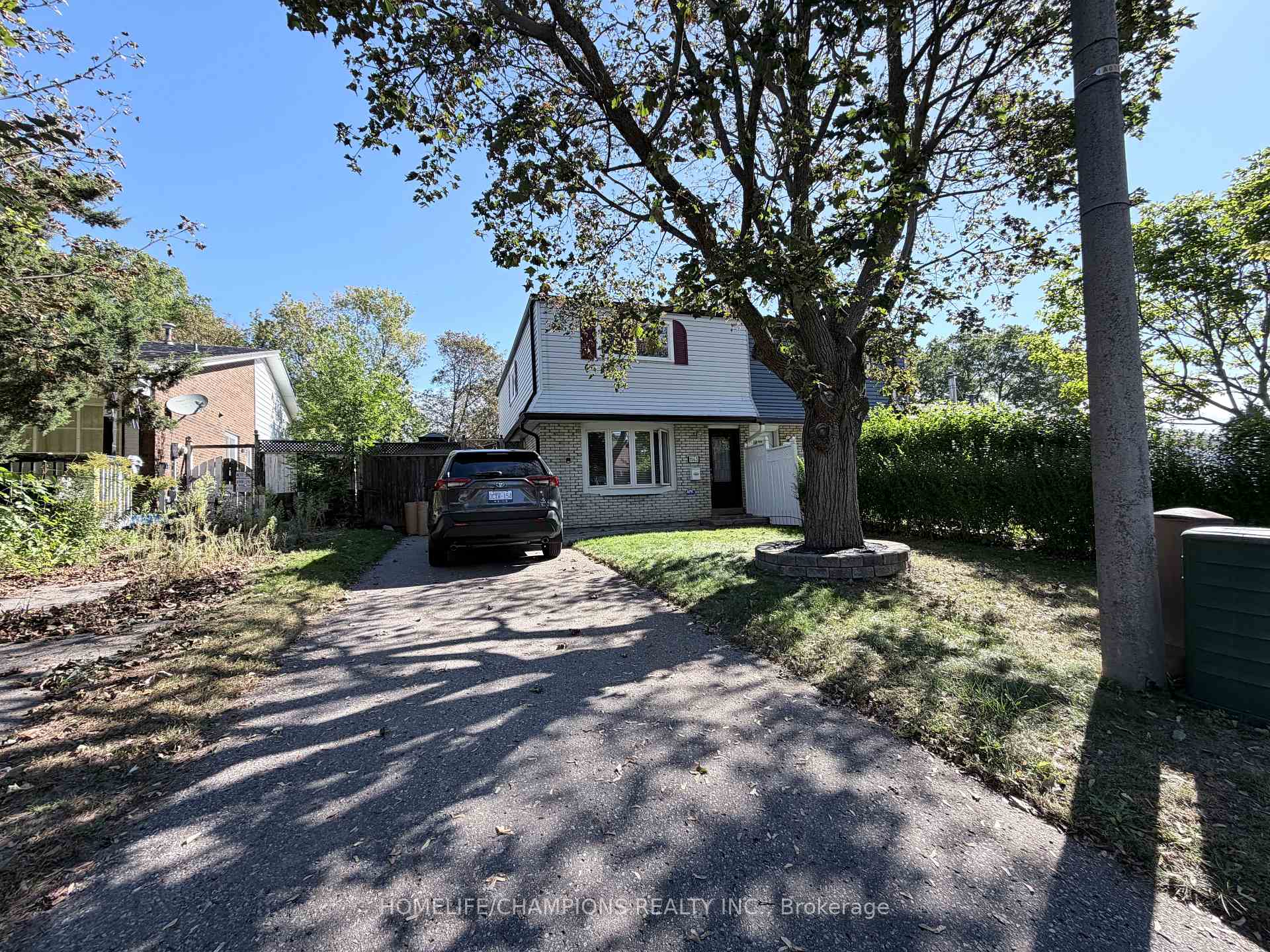 1143 Valley Court, Oshawa, ON L1J 3M4