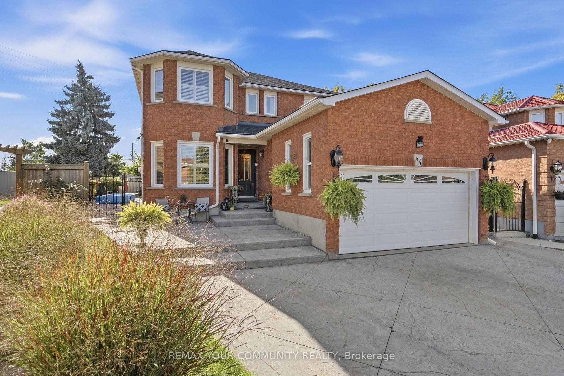 44 Candy Crescent W, Brampton, ON L6X 3Z6