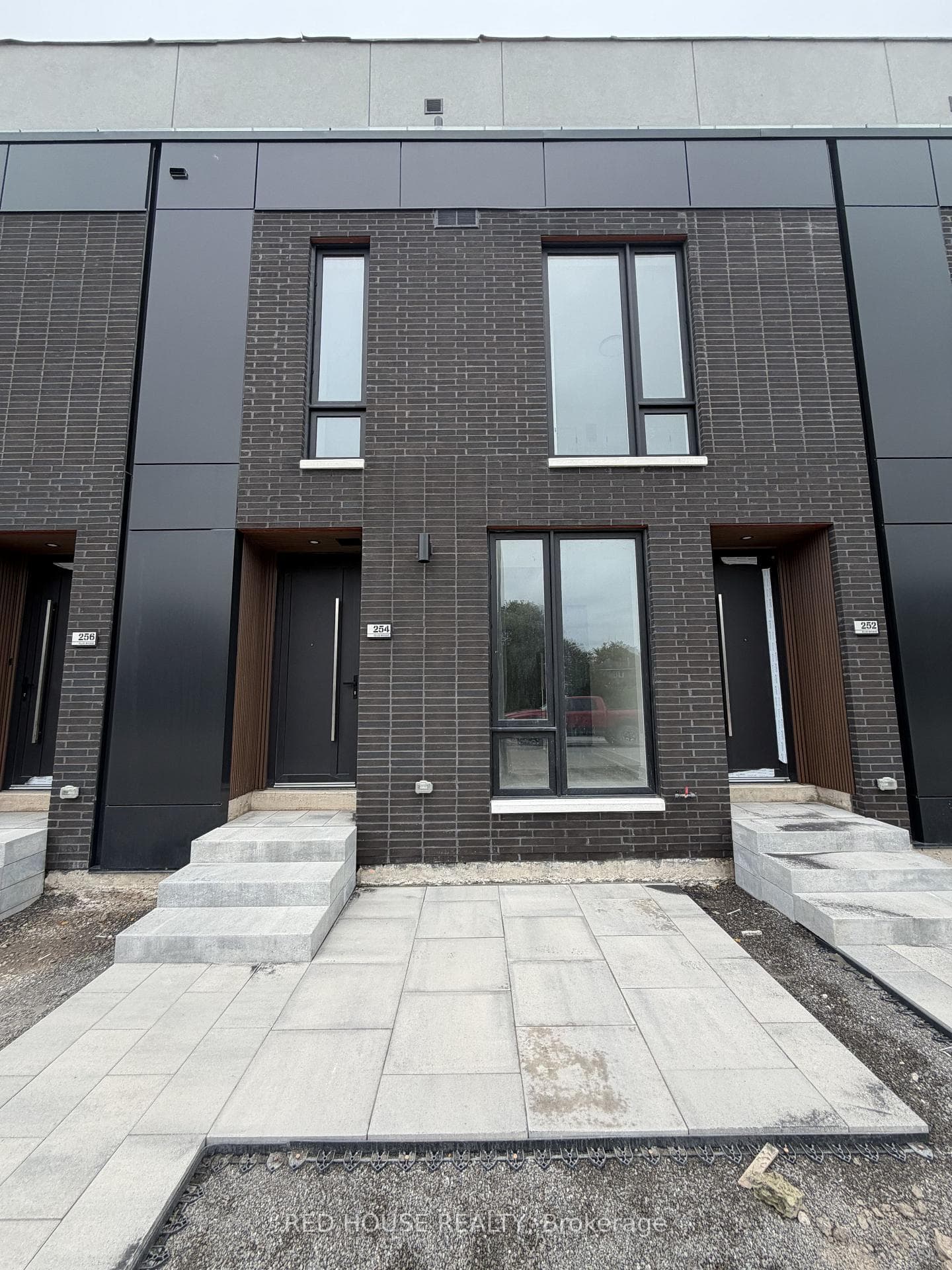 254 Ellis Avenue, St. Catharines, ON L2P 0G9