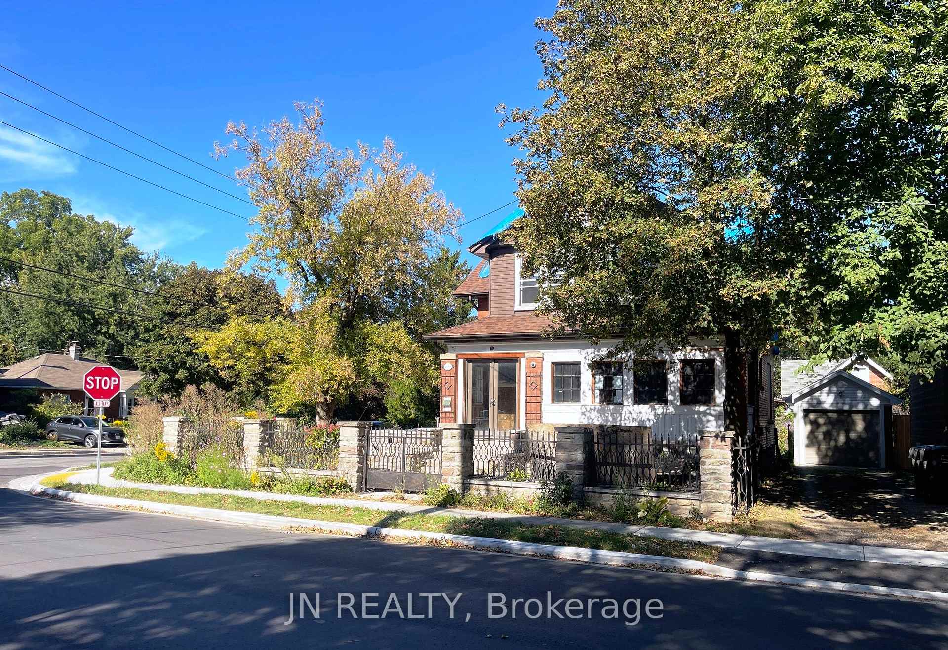 100 Mill Street N, Brampton, ON L6X 1T6