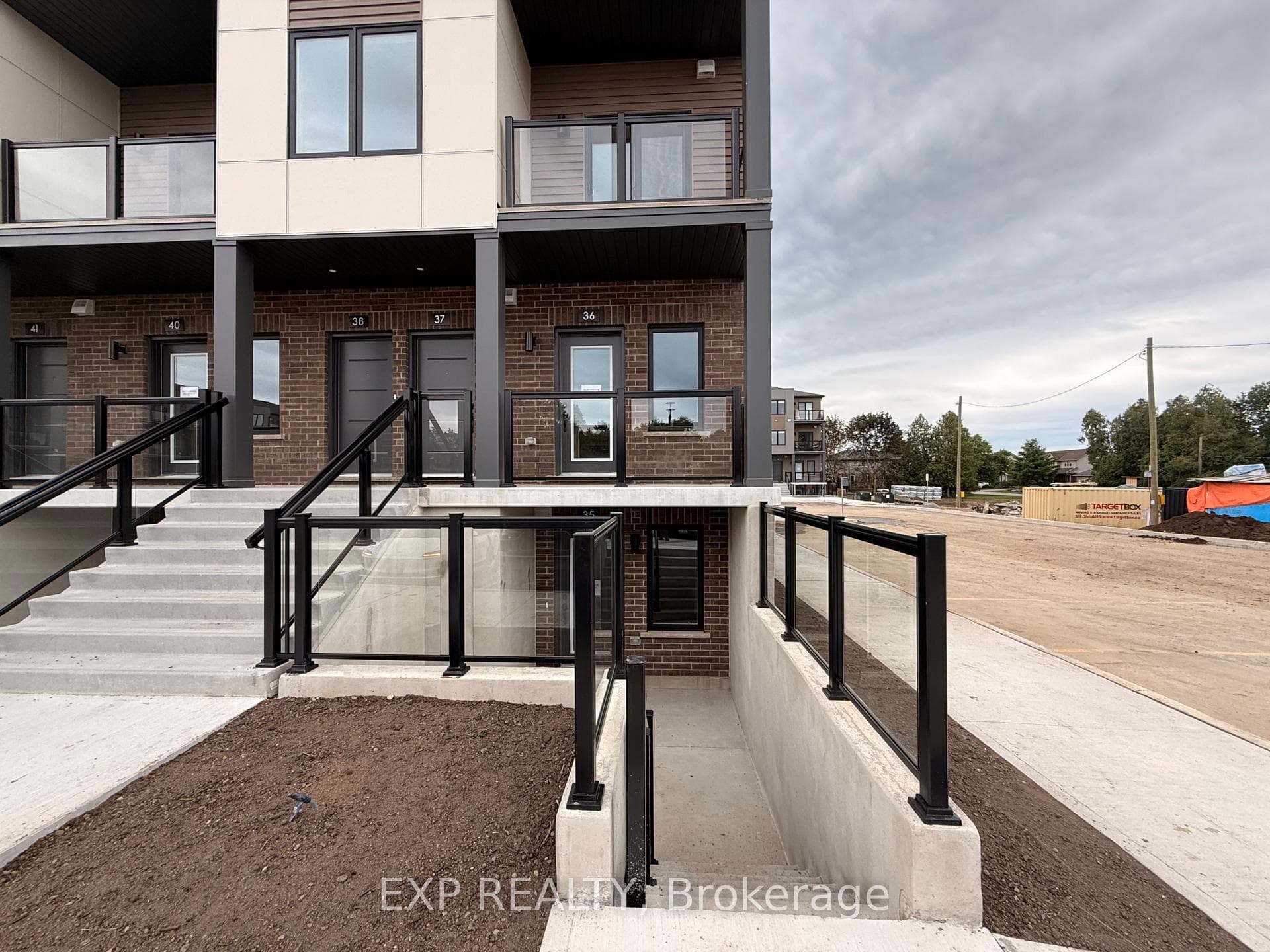 42 Lowes Rd. West Road 35, Guelph, ON N1G 0H6