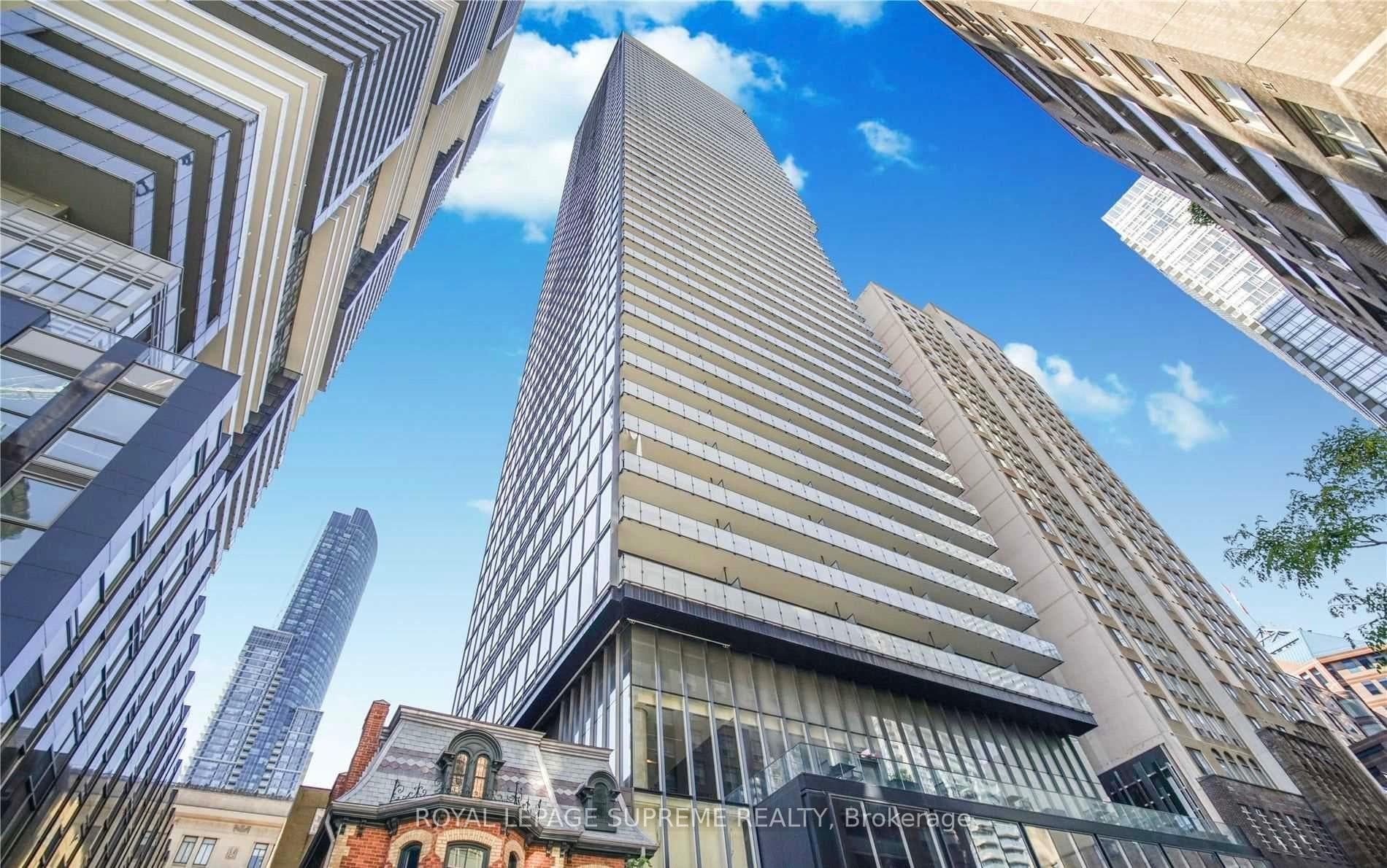 15 Grenville Street 4305, Toronto, ON M4Y 1A1