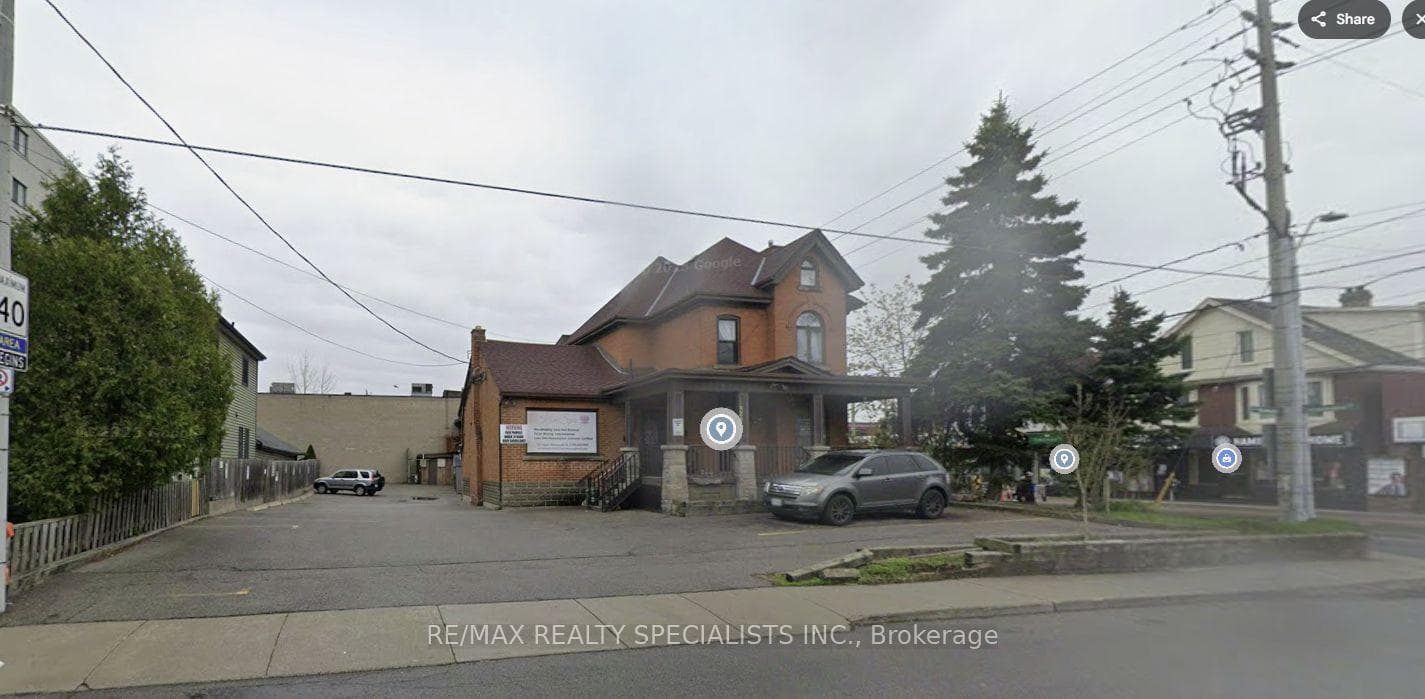 323 Upper Wentworth Street, Hamilton, ON L9A 4T2