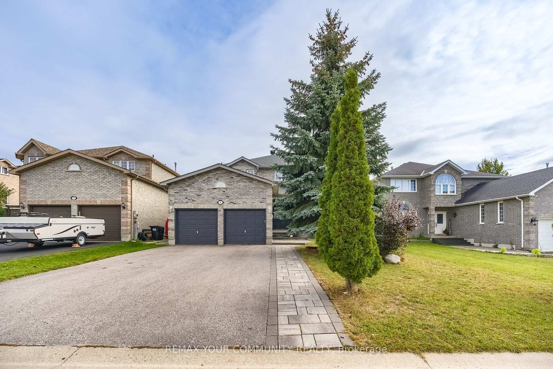 21 Silvercreek Crescent, Barrie, ON L4N 0Z8