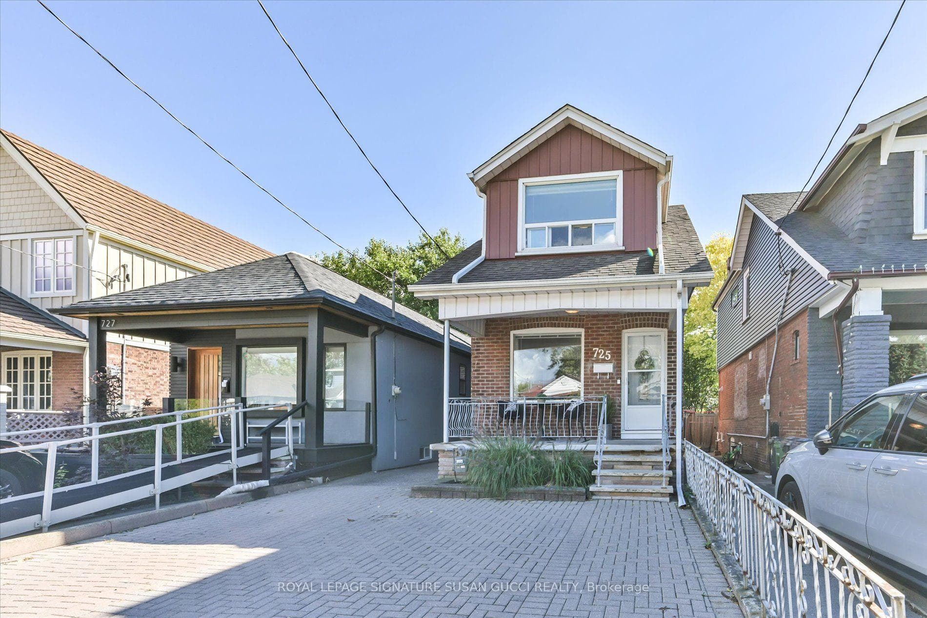 725 Sammon Avenue, Toronto, ON M4C 2E3
