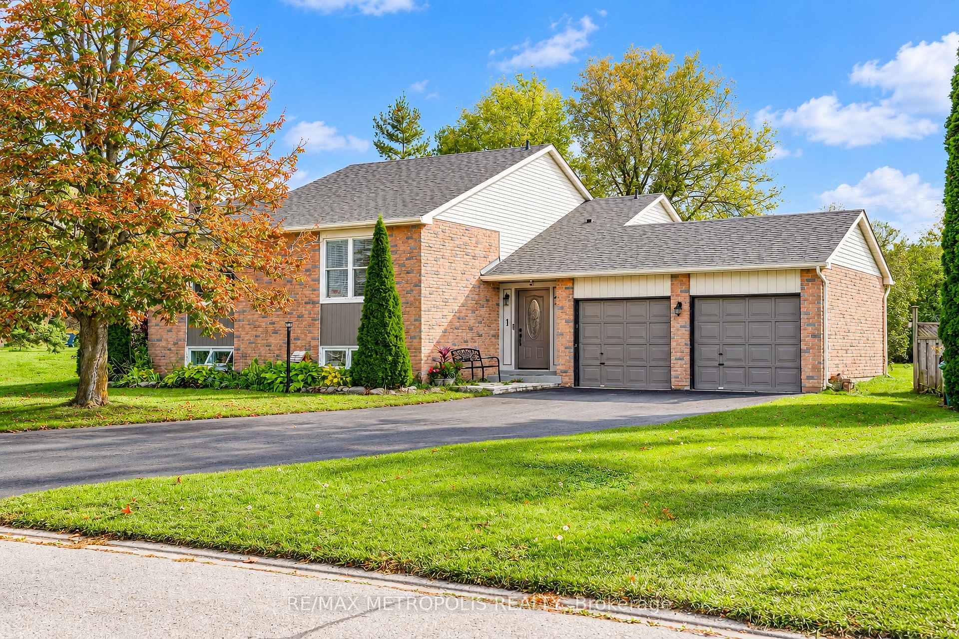1 Herriot Street, Caledon, ON L7E 0C9