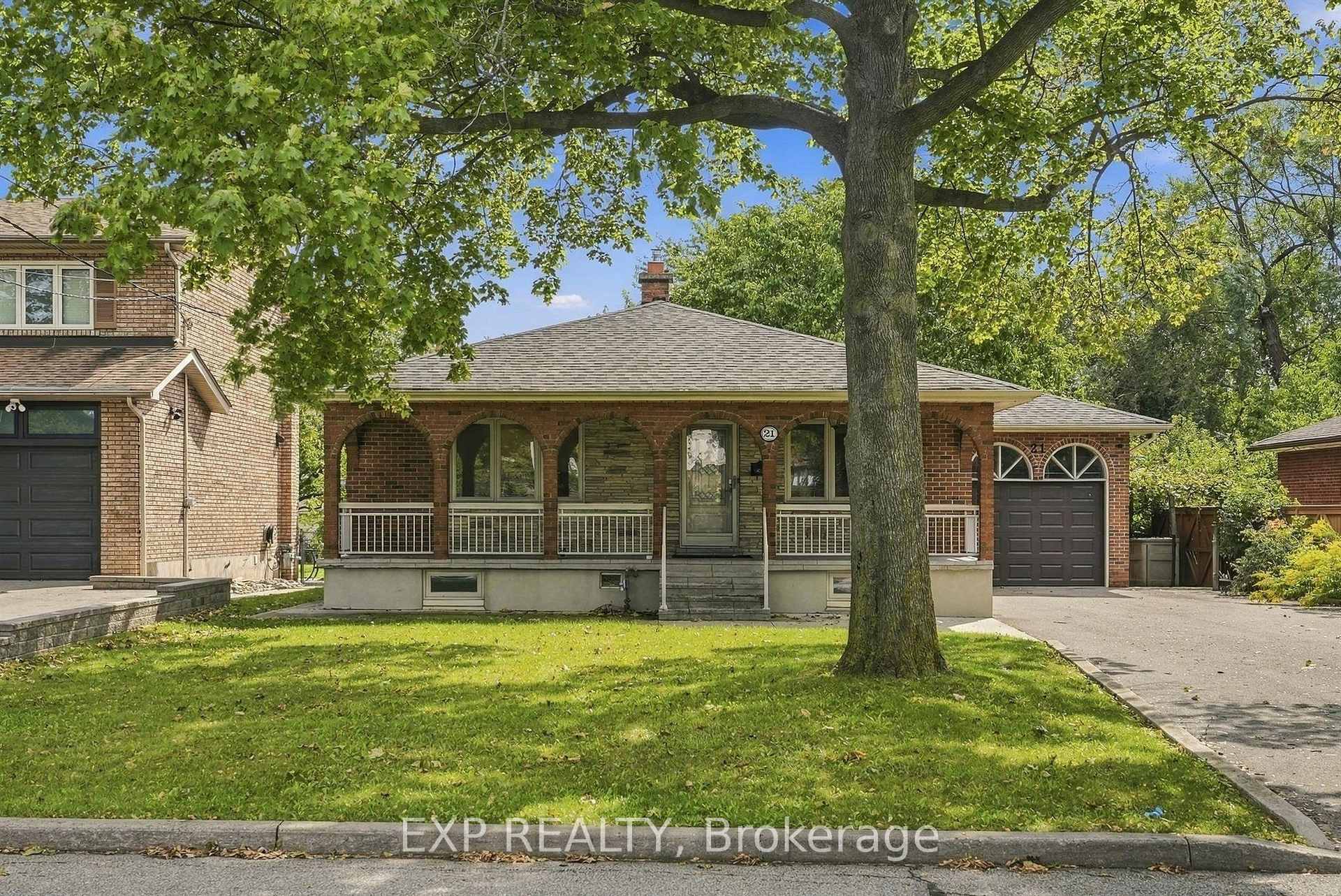 21 Wallasey Avenue, Toronto, ON M9M 1E1