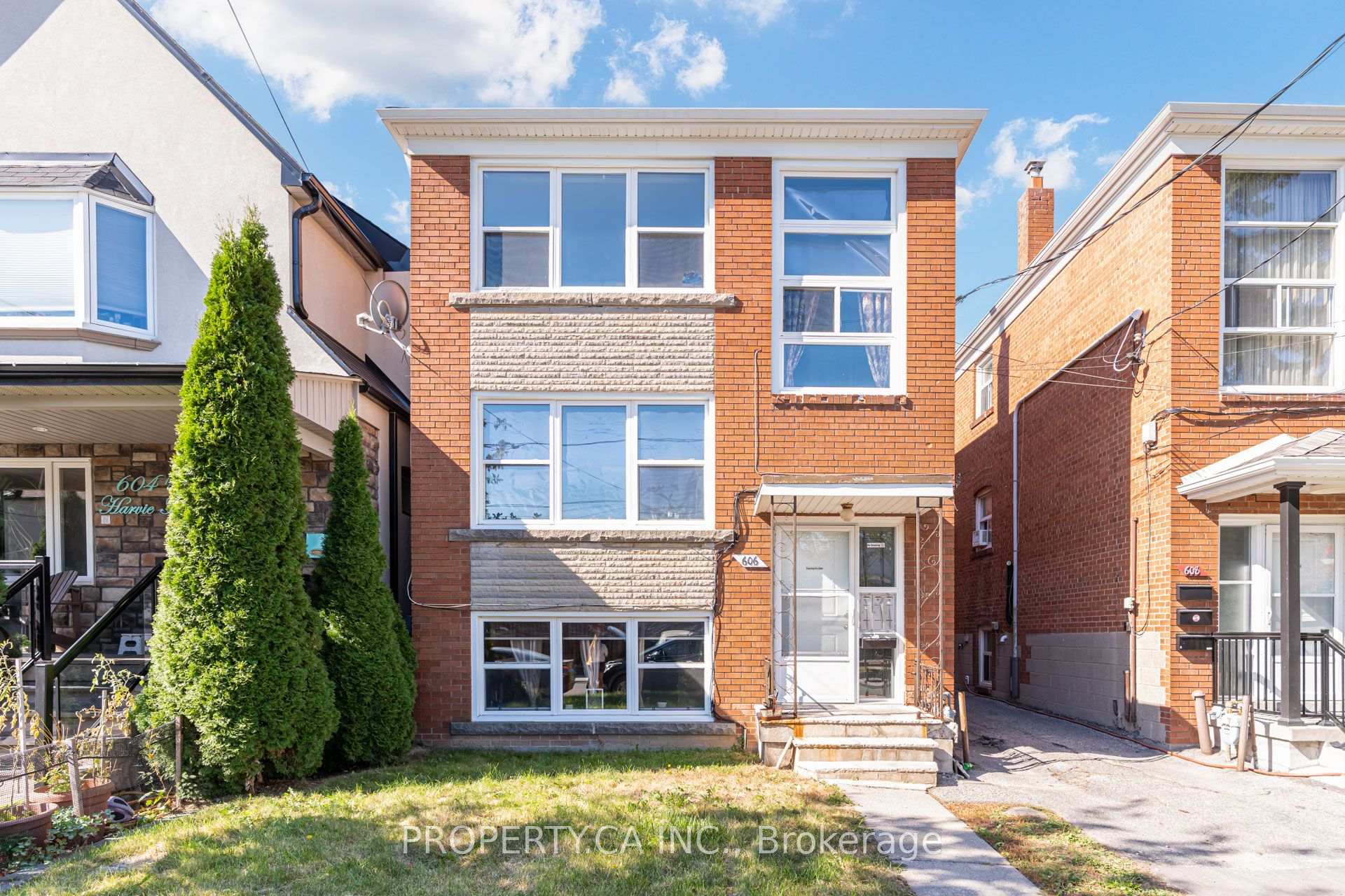 606 Harvie Avenue 3, Toronto, ON M6E 4M1
