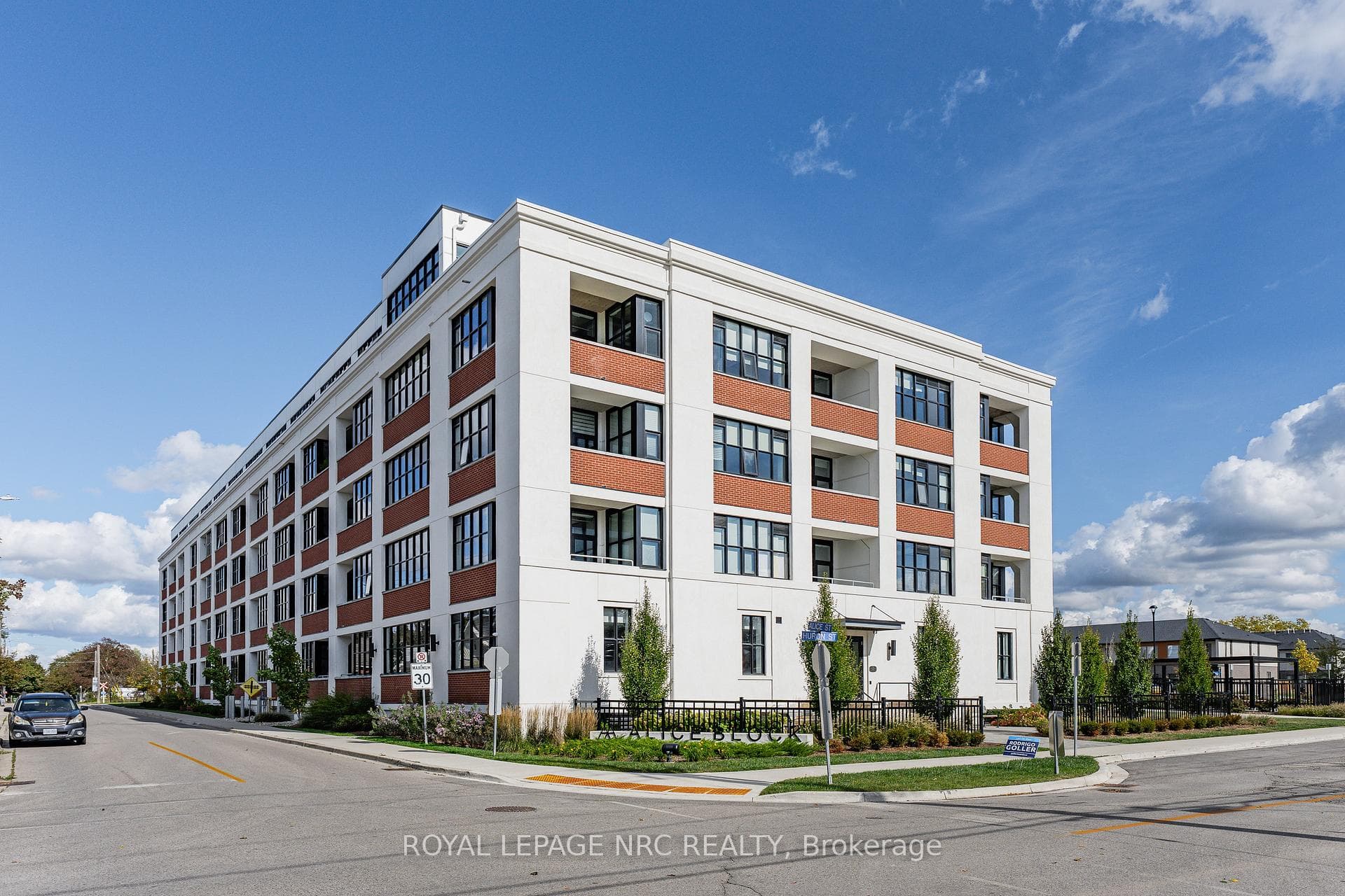 120 Huron Street 418, Guelph, ON N1E 0T8