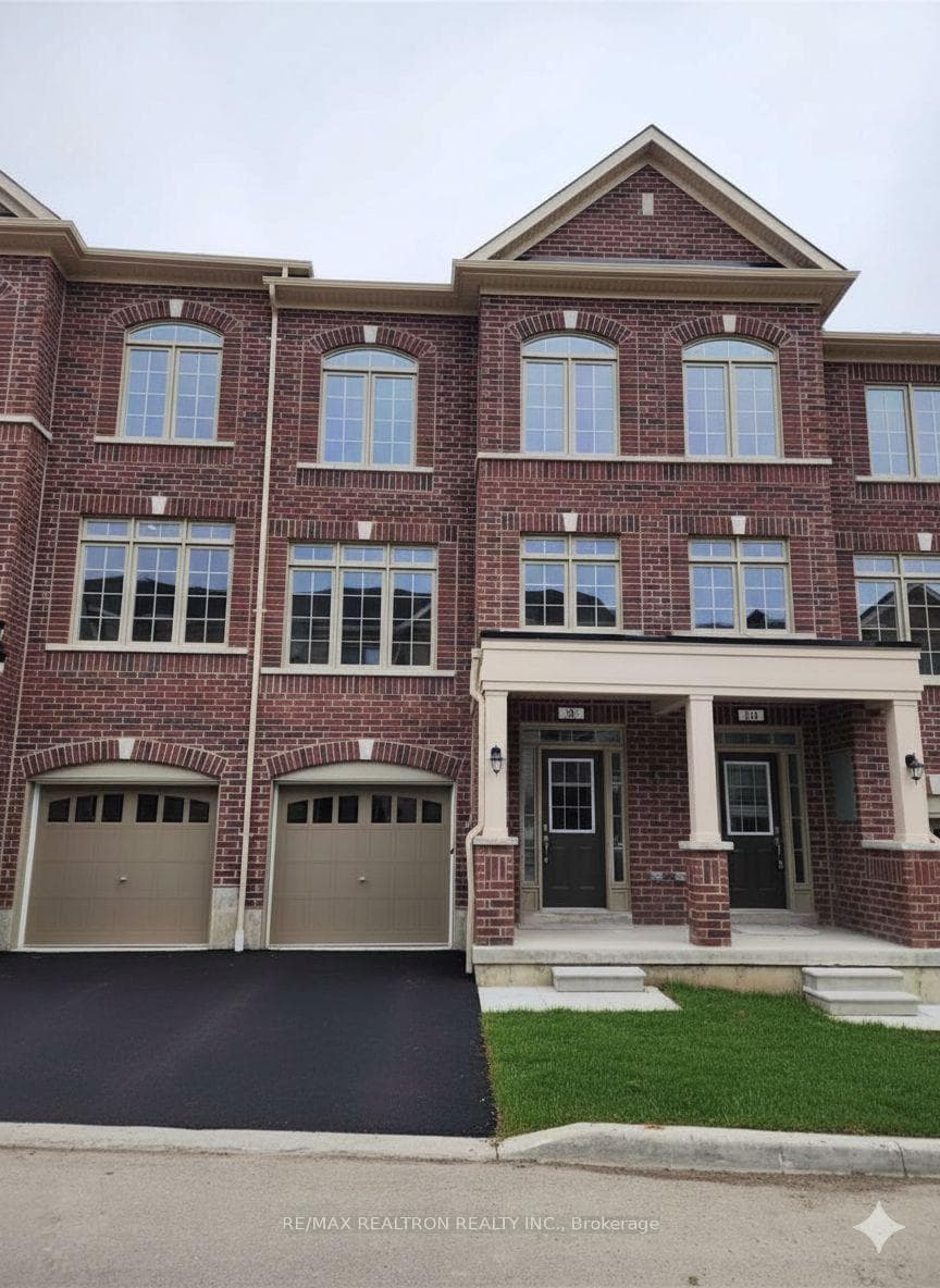 8 Royal Collection Way, Whitby, ON L1P 0P1