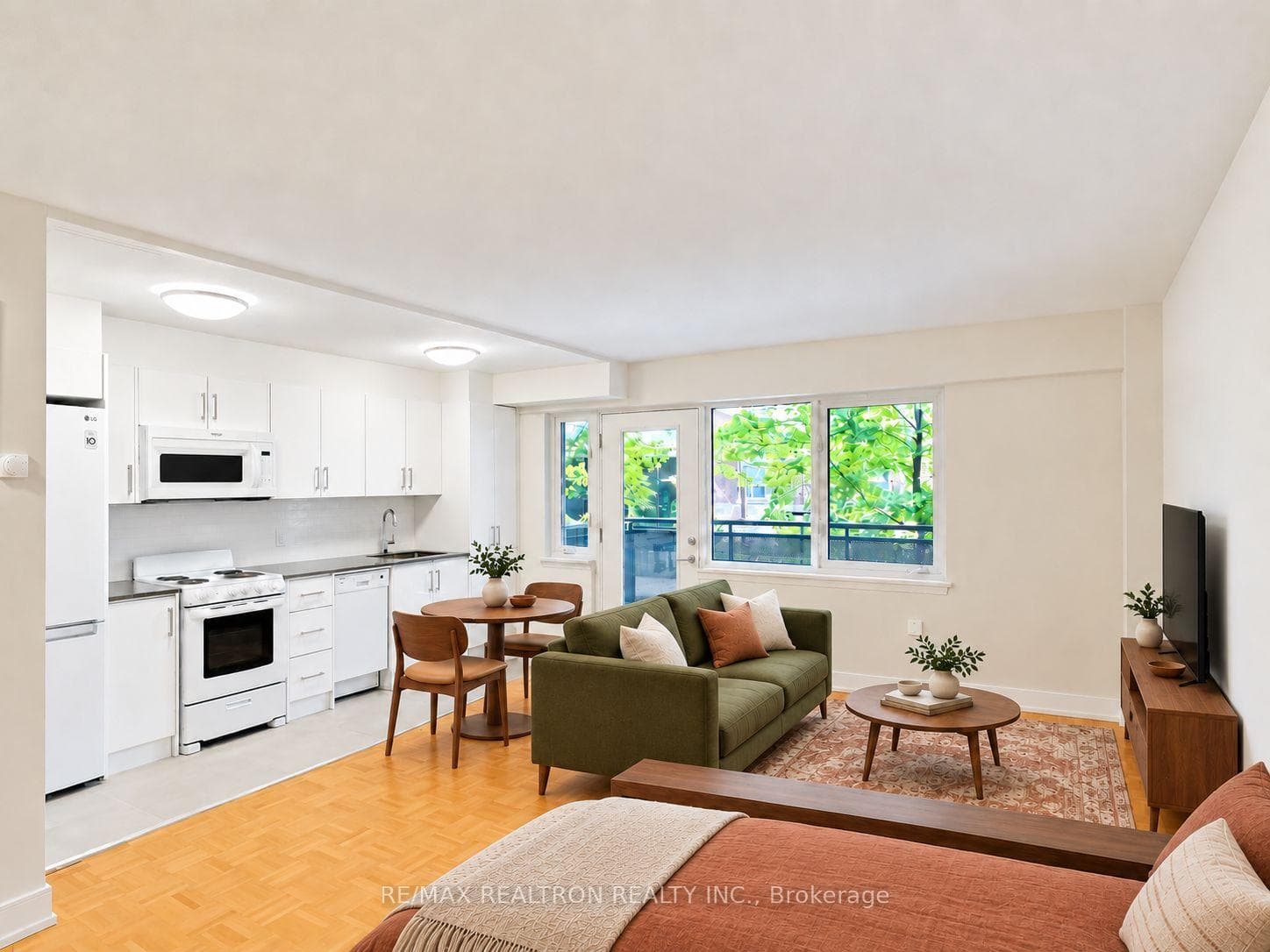 95 Lawton Boulevard 104, Toronto, ON M4V 1Z8