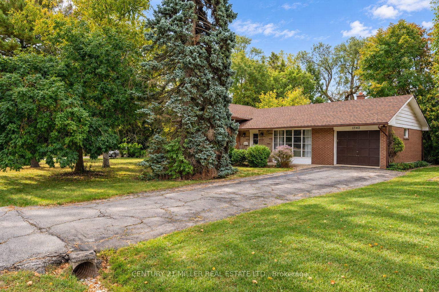 1342 Sedgewick Crescent, Oakville, ON L6L 1X8