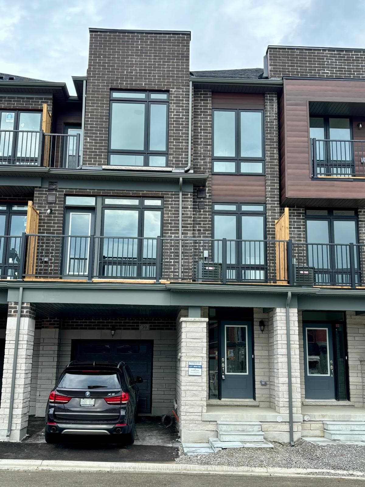 39 Griffith Street, Aurora, ON L4G 7B6