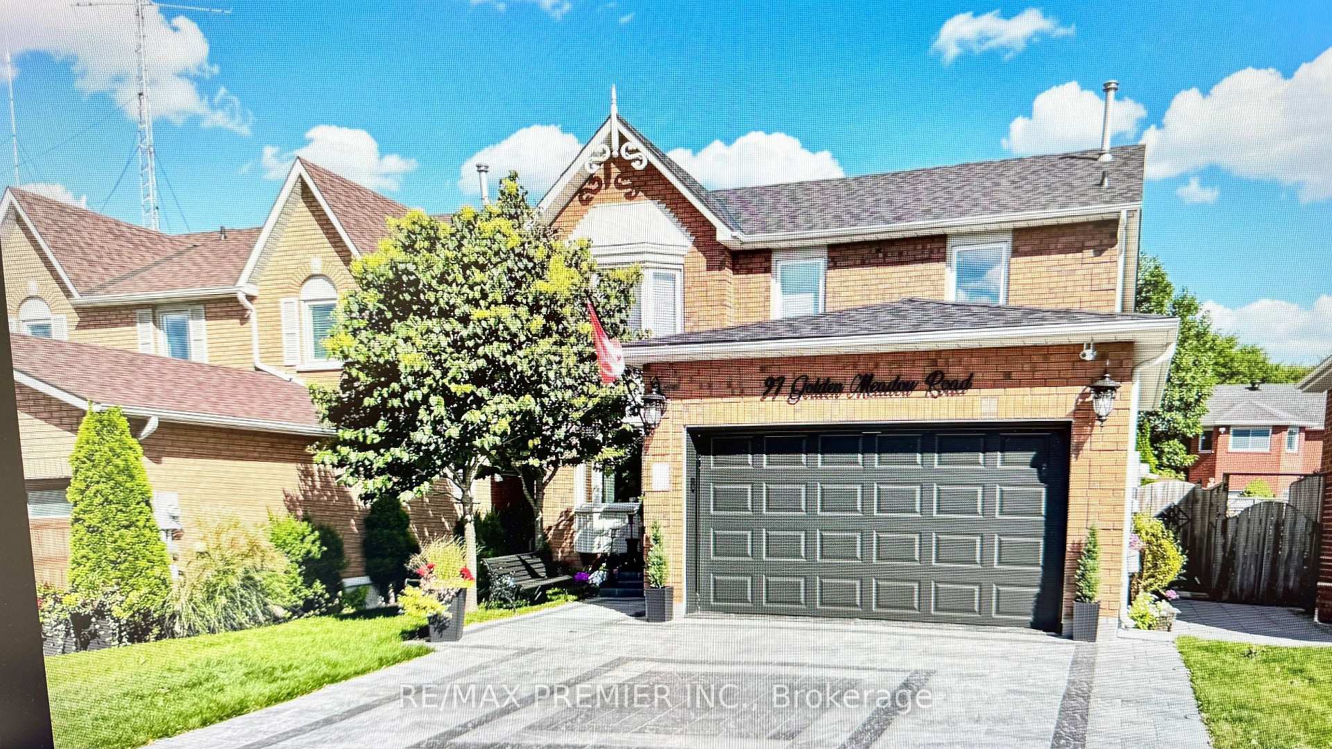 97 Golden Meadow Road, Barrie, ON L4N 7G3