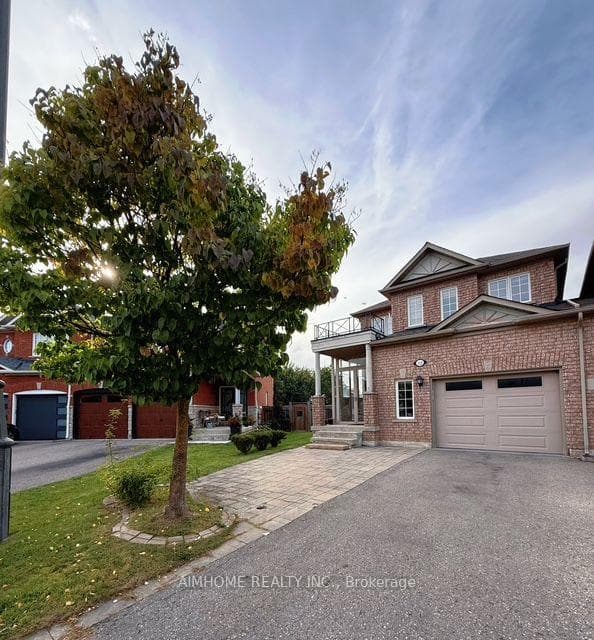 22 Matson Court, Aurora, ON L4G 7W8