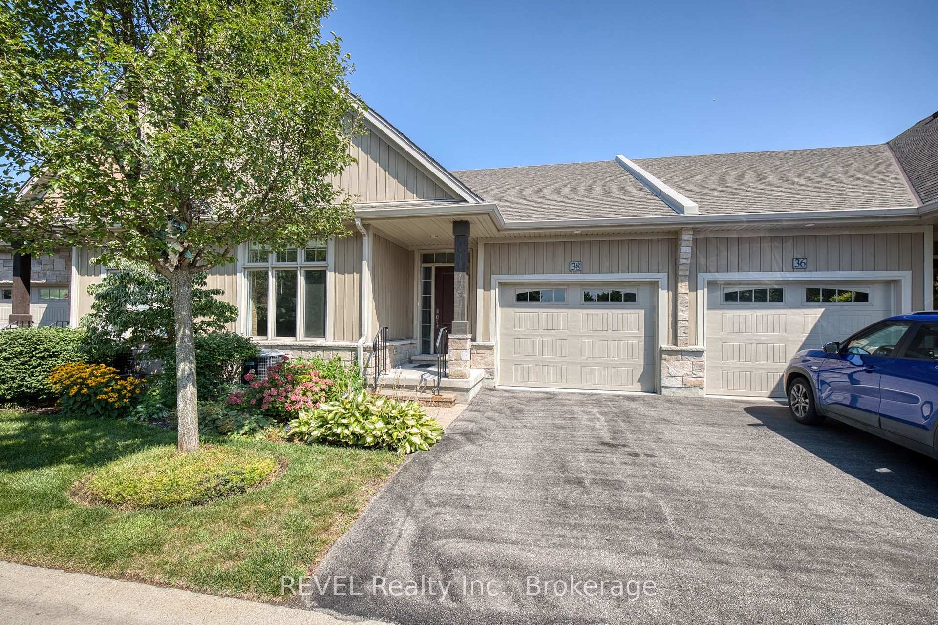 38 Sandalwood Common, St. Catharines, ON L2M 0B3