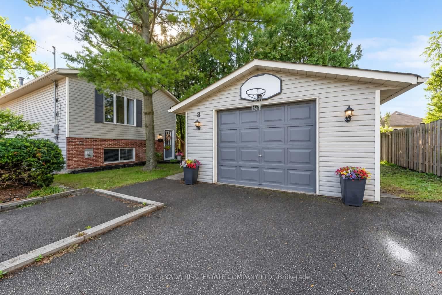 8 Rose Street, St. Catharines, ON L2S 2W7