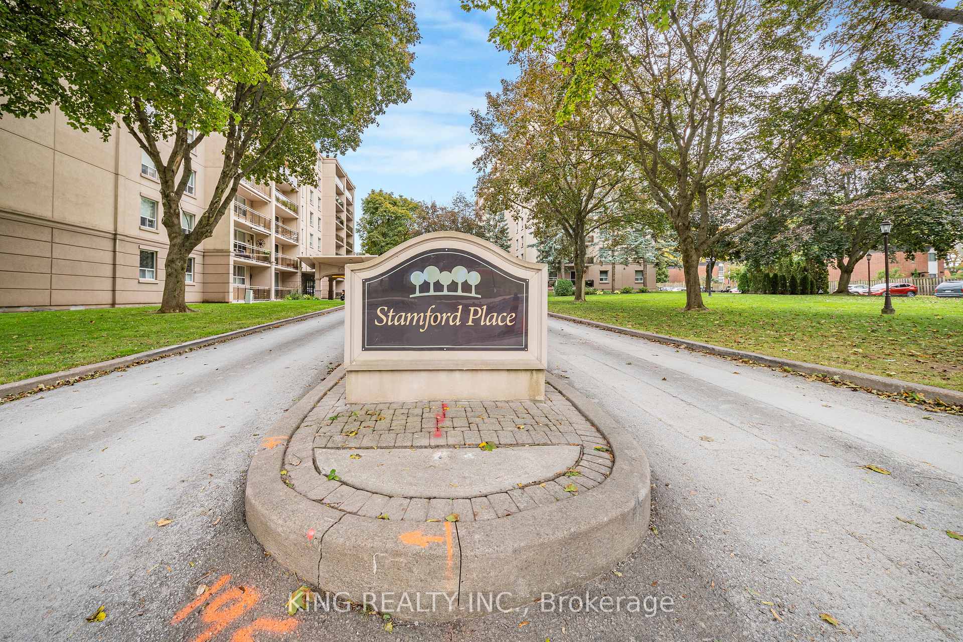 6390 Huggins Street 107, Niagara Falls, ON L2J 1H1