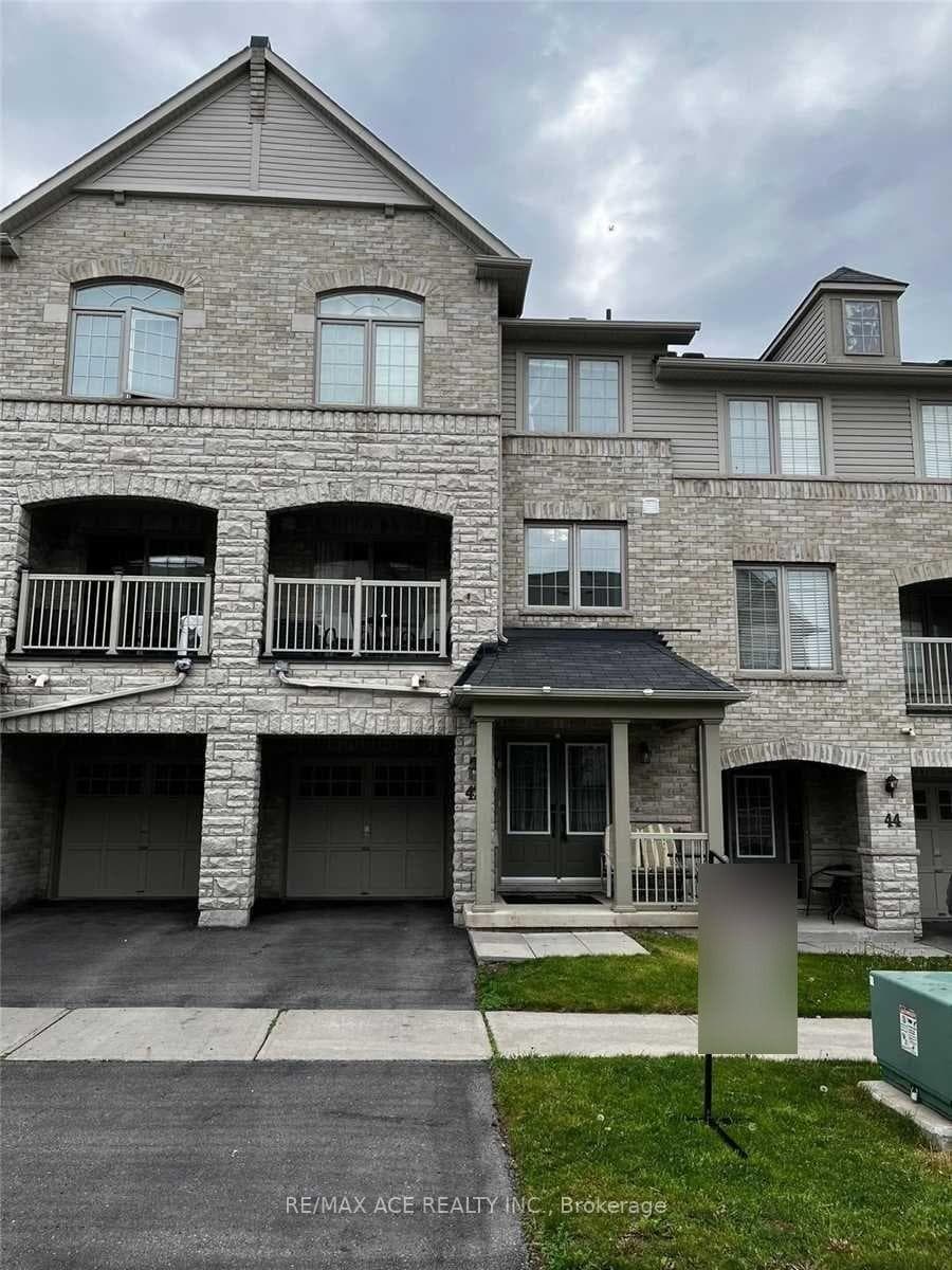 42 Linnell Street, Ajax, ON L1Z 0K8