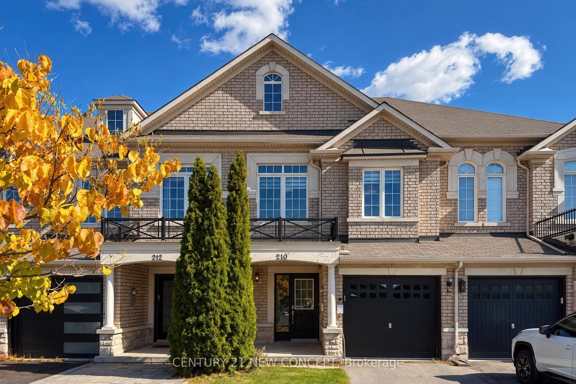 210 Lauderdale Drive E, Vaughan, ON L6A 0S6