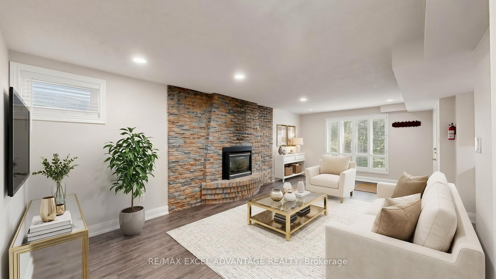 125 Royal Orchard Boulevard Lower, Markham, ON L3T 3E1