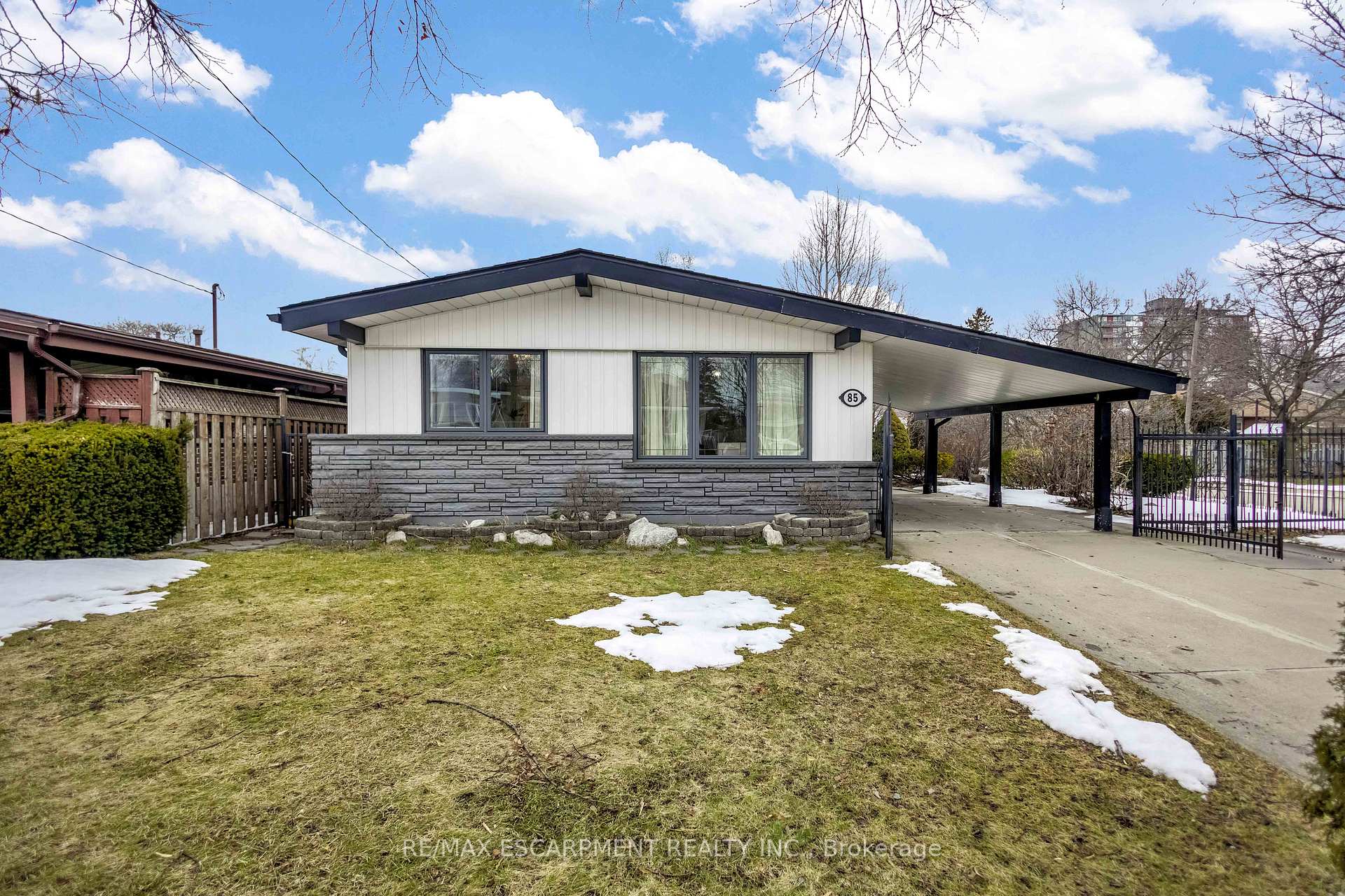 85 Ranchdale Drive, Hamilton, ON L8V 2L9