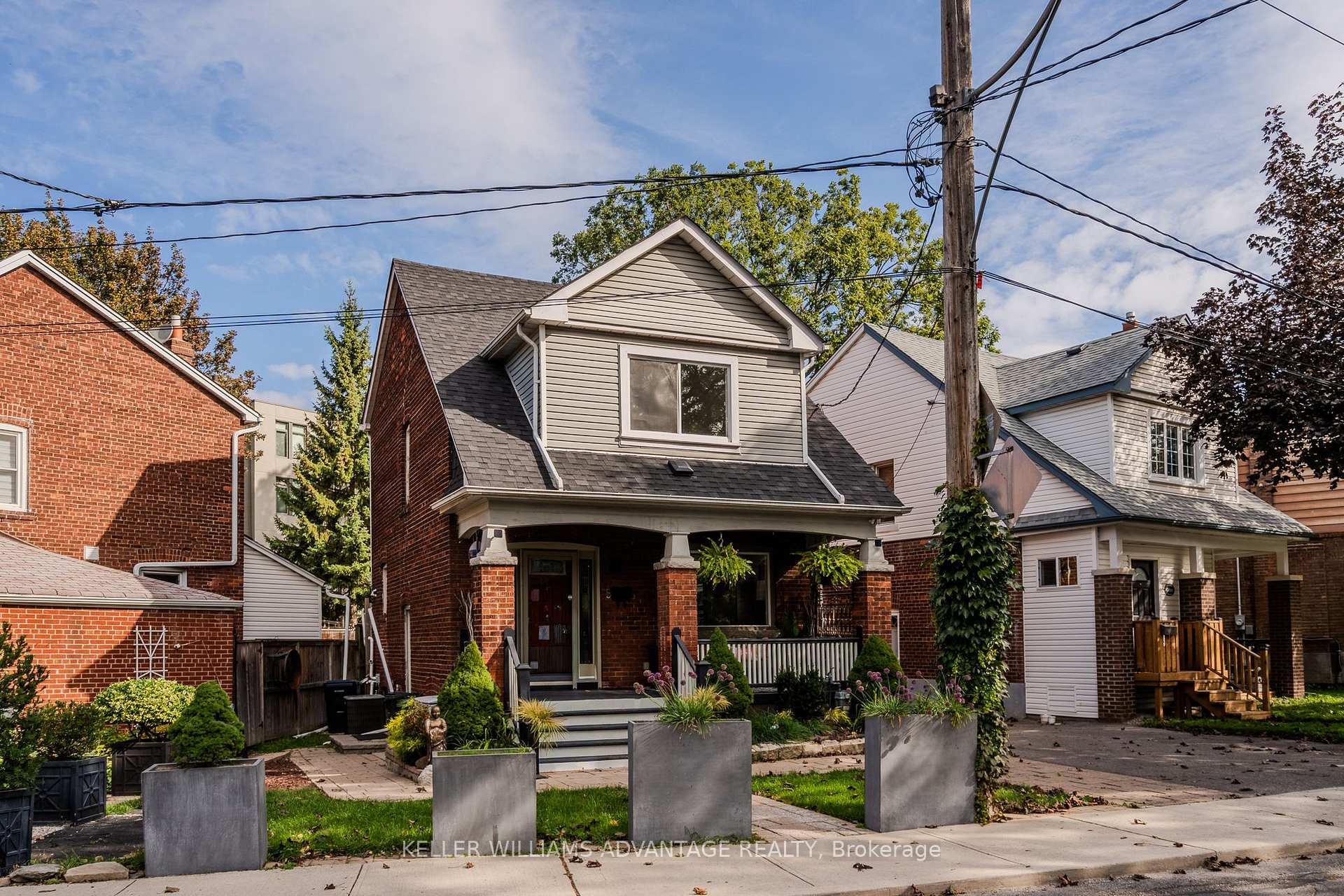 5 Hemlock Avenue, Toronto, ON M4L 3E9