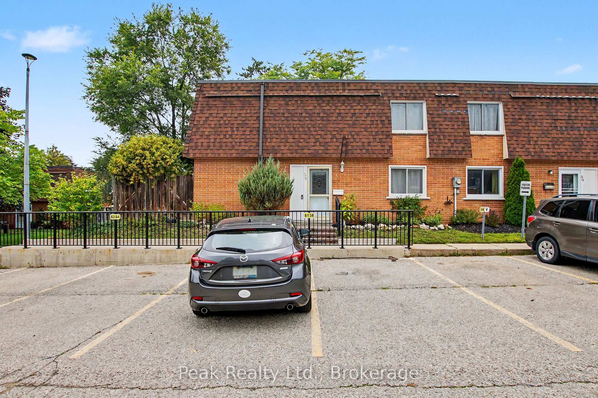 120 Country Club Drive 58, Guelph, ON N1E 3K7