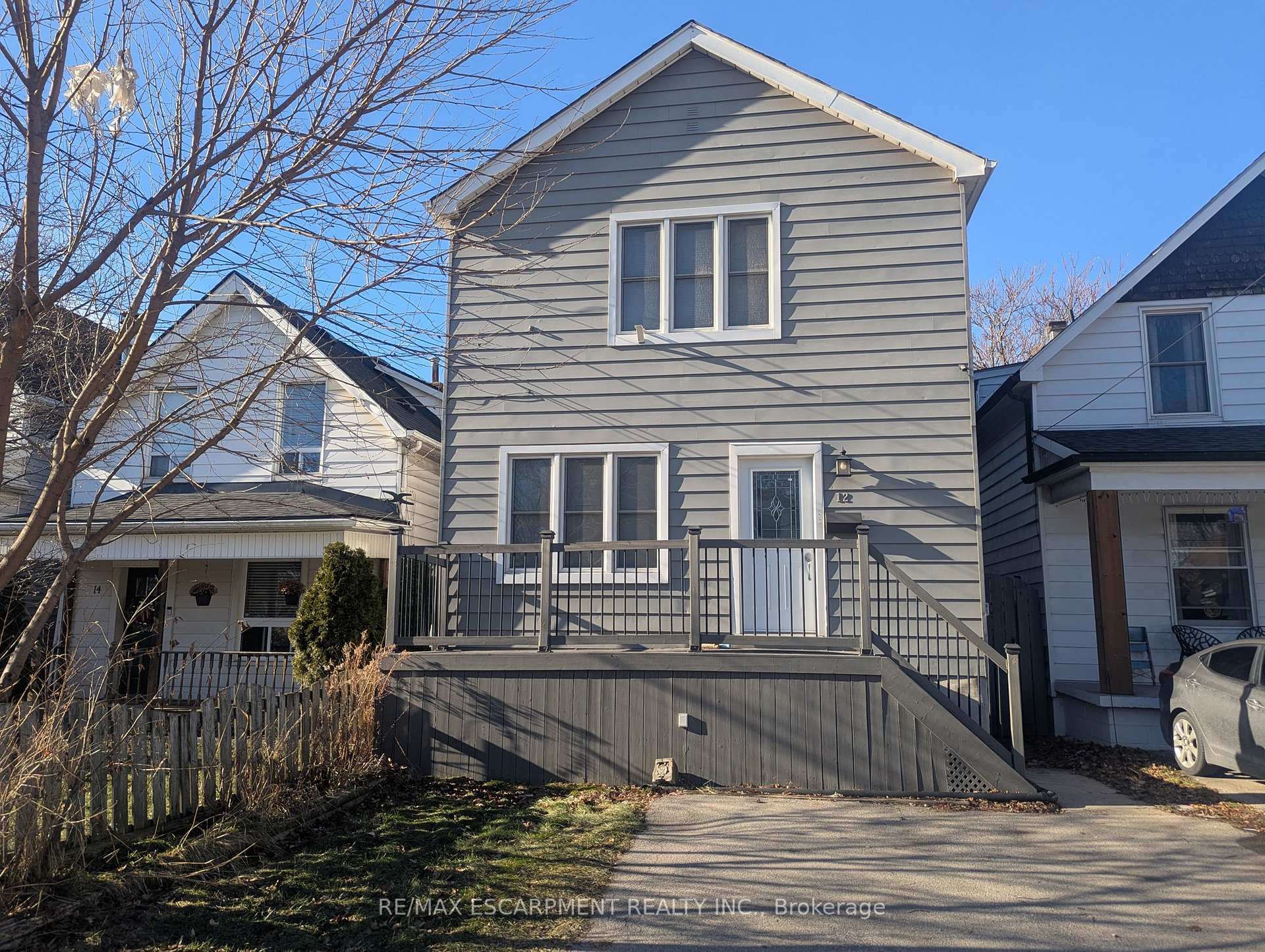 12 East 24th Street Upper, Hamilton, ON L8V 2X7