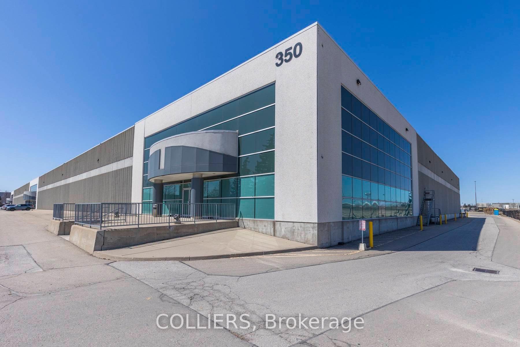 350 Parkhurst Square, Brampton, ON L6T 5W1