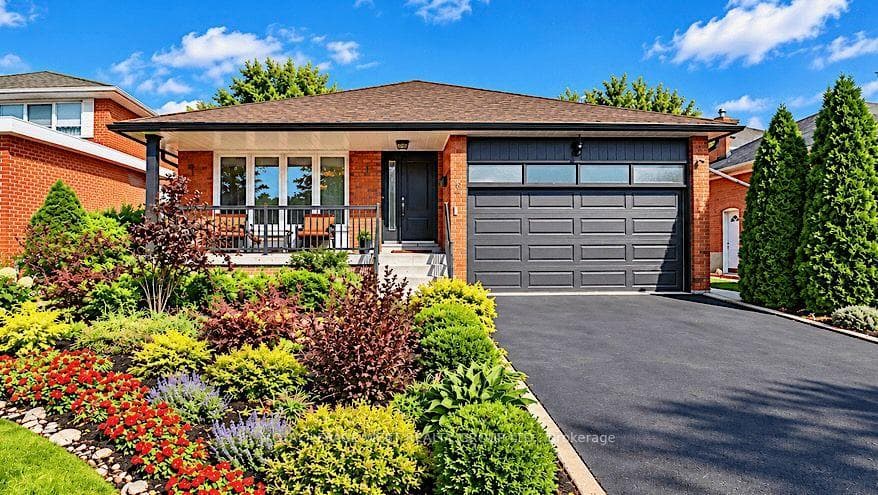 292 La Rose Avenue, Toronto, ON M9P 1B9