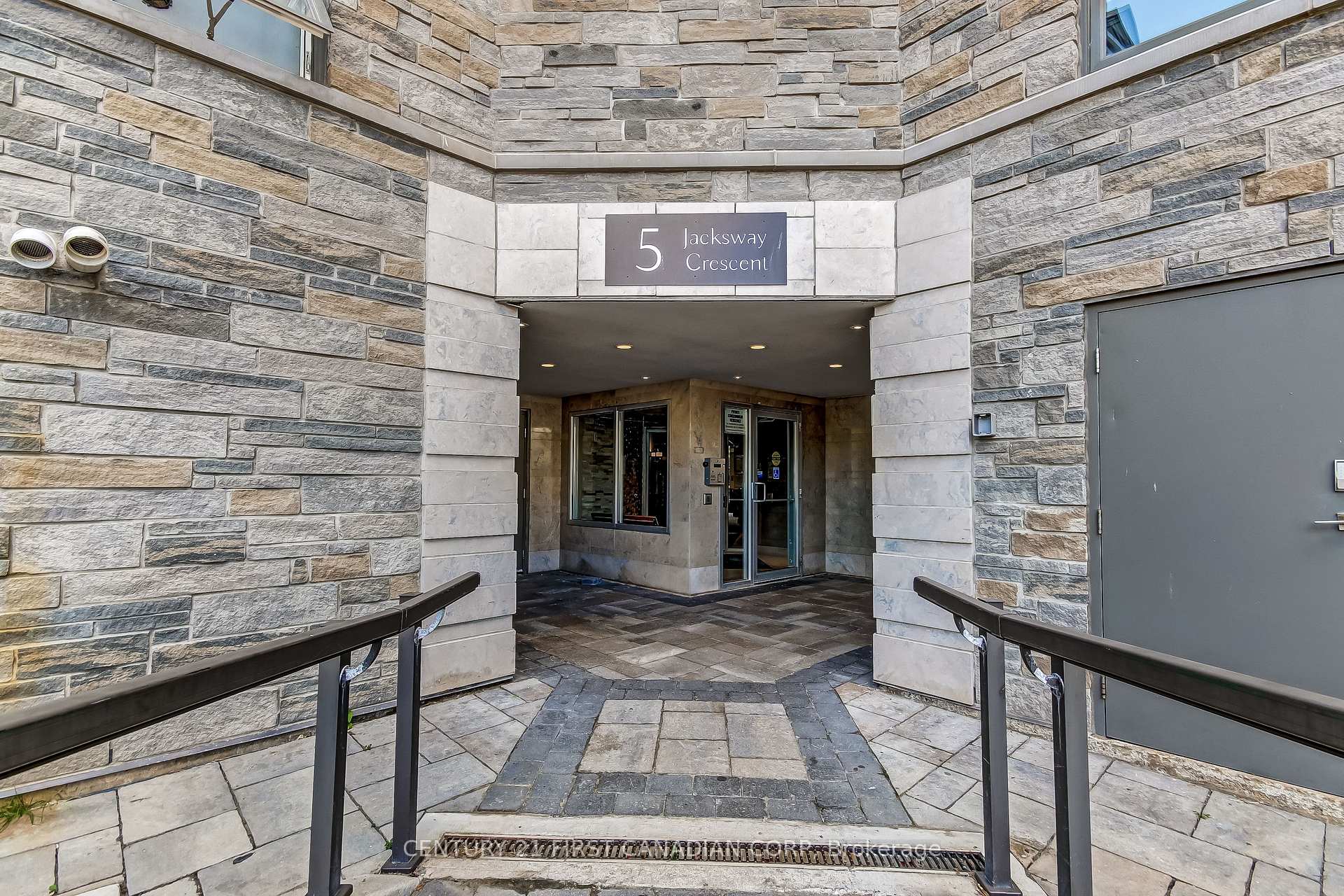 5 Jacksway Crescent, London North, ON N5X 3T6