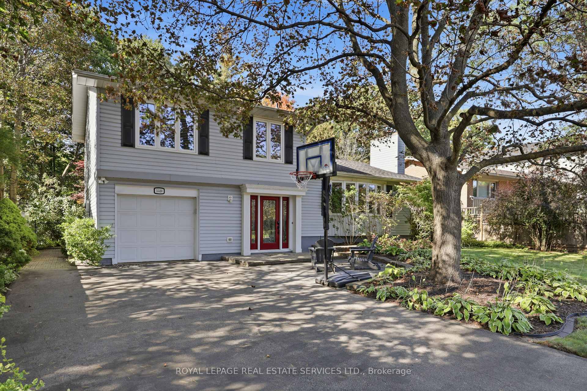 1320 Hillview Crescent, Oakville, ON L6H 2C7
