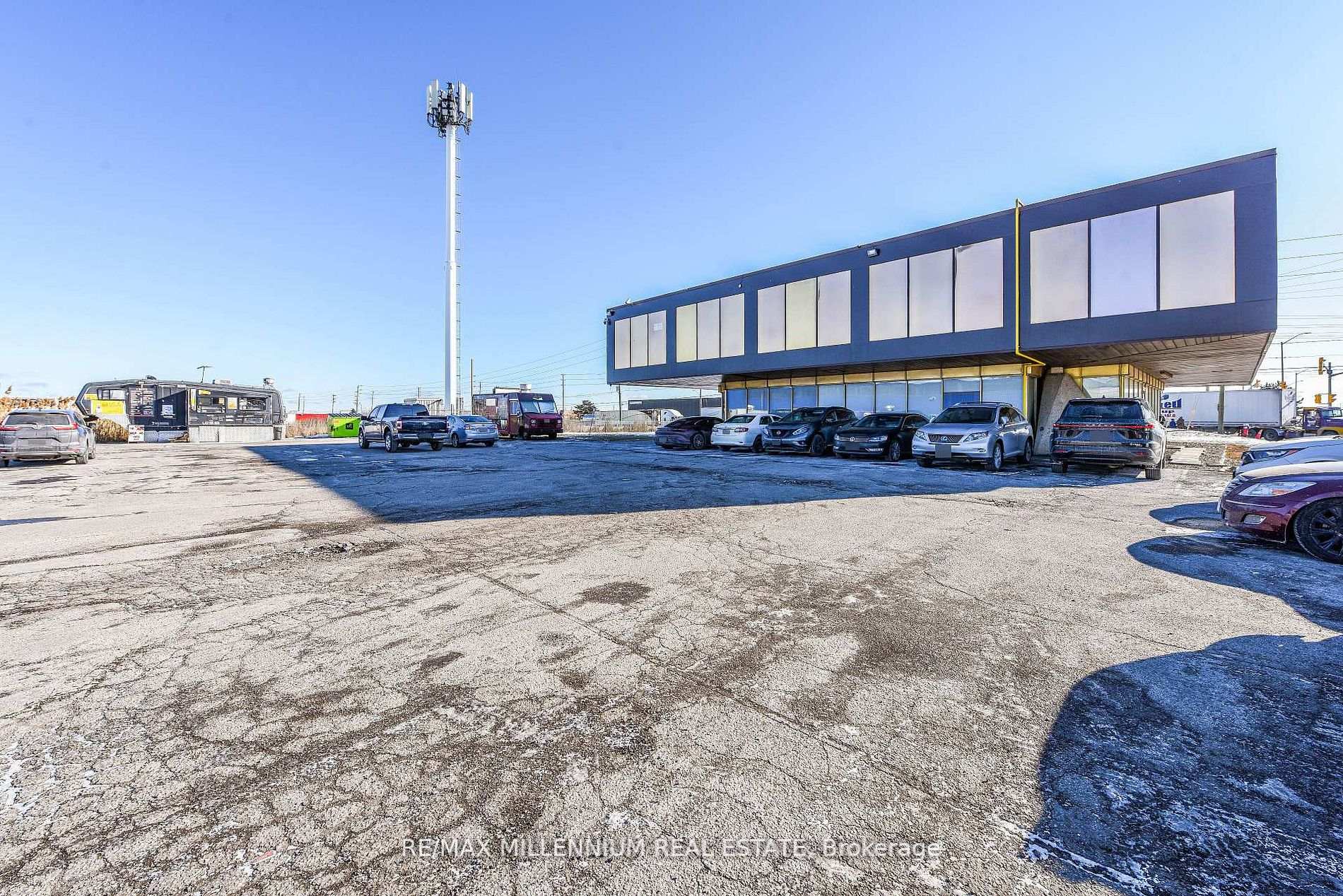 1300 E Steeles Avenue E 218, Brampton, ON L6T 1A2