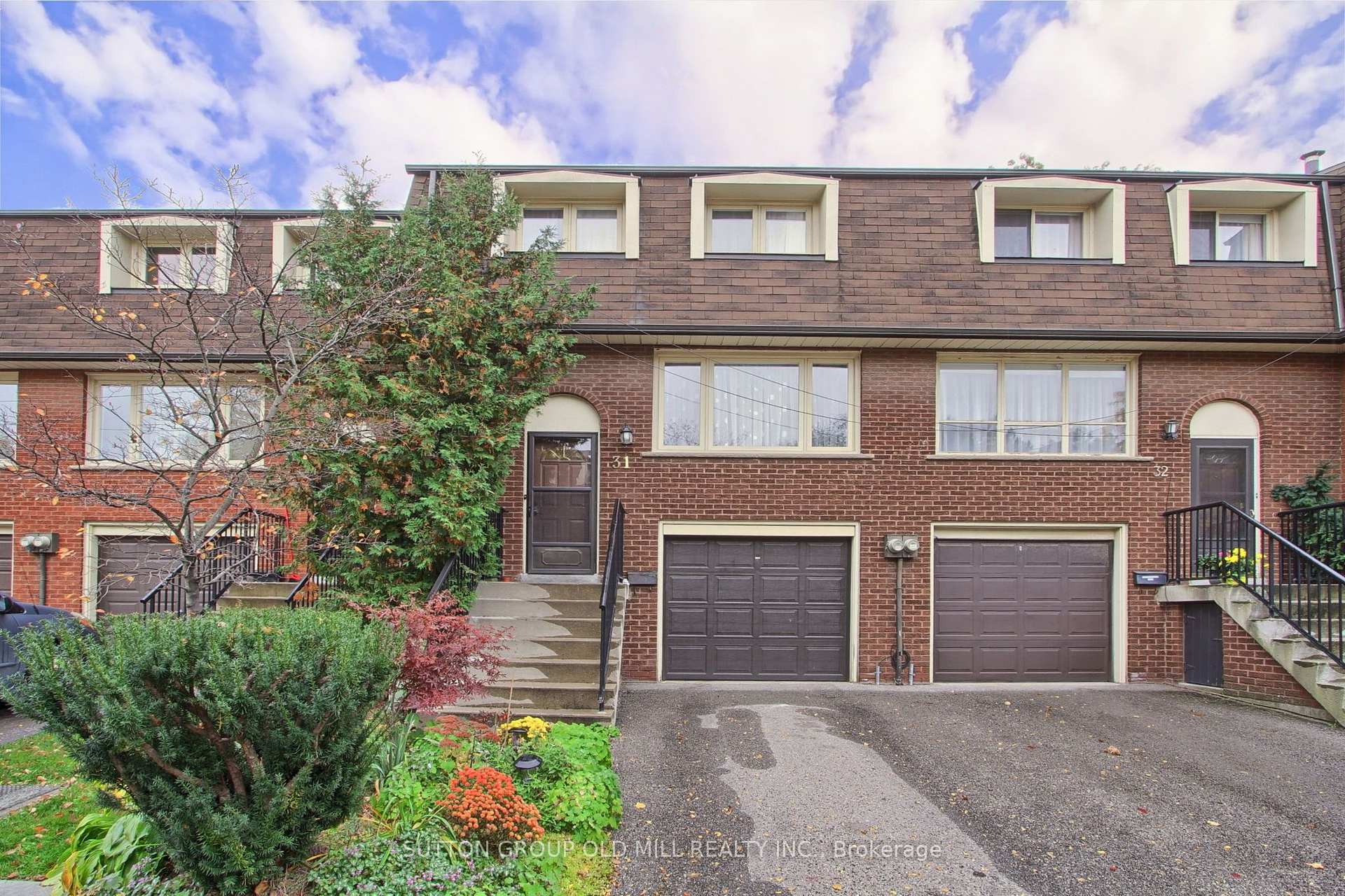 31 Silver Shadow Path, Toronto, ON M9C 4Y2