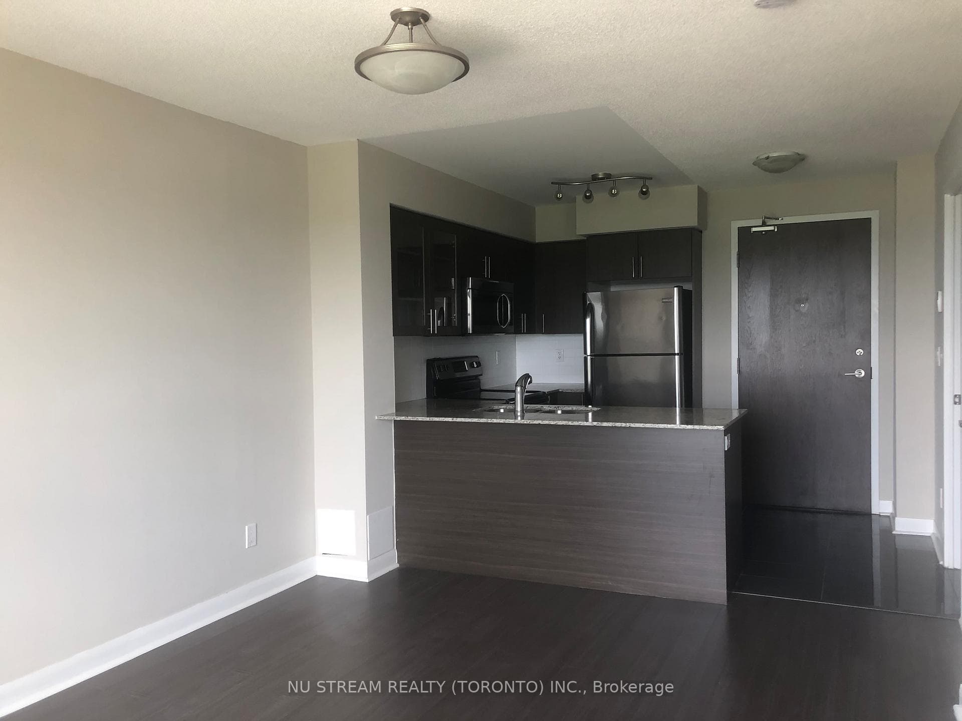 75 NORMAN BETHUNE Avenue 921, Richmond Hill, ON L4B 0B6