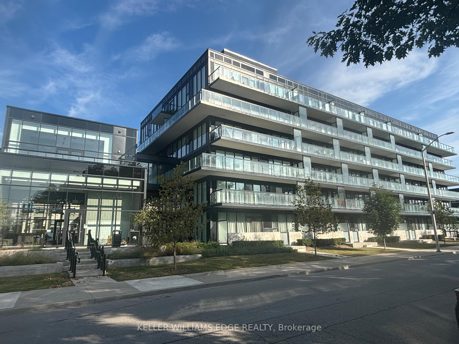 1119 Cooke Boulevard B323, Burlington, ON L7T 0C7