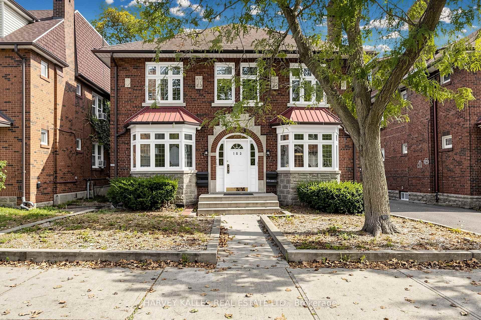 163 Highbourne Road South 2nd, Toronto, ON M5P 2J8