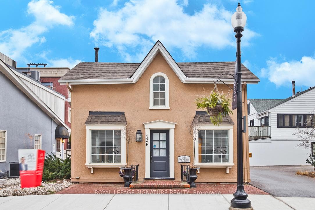 136 Trafalgar Road, Oakville, ON L6J 3G5
